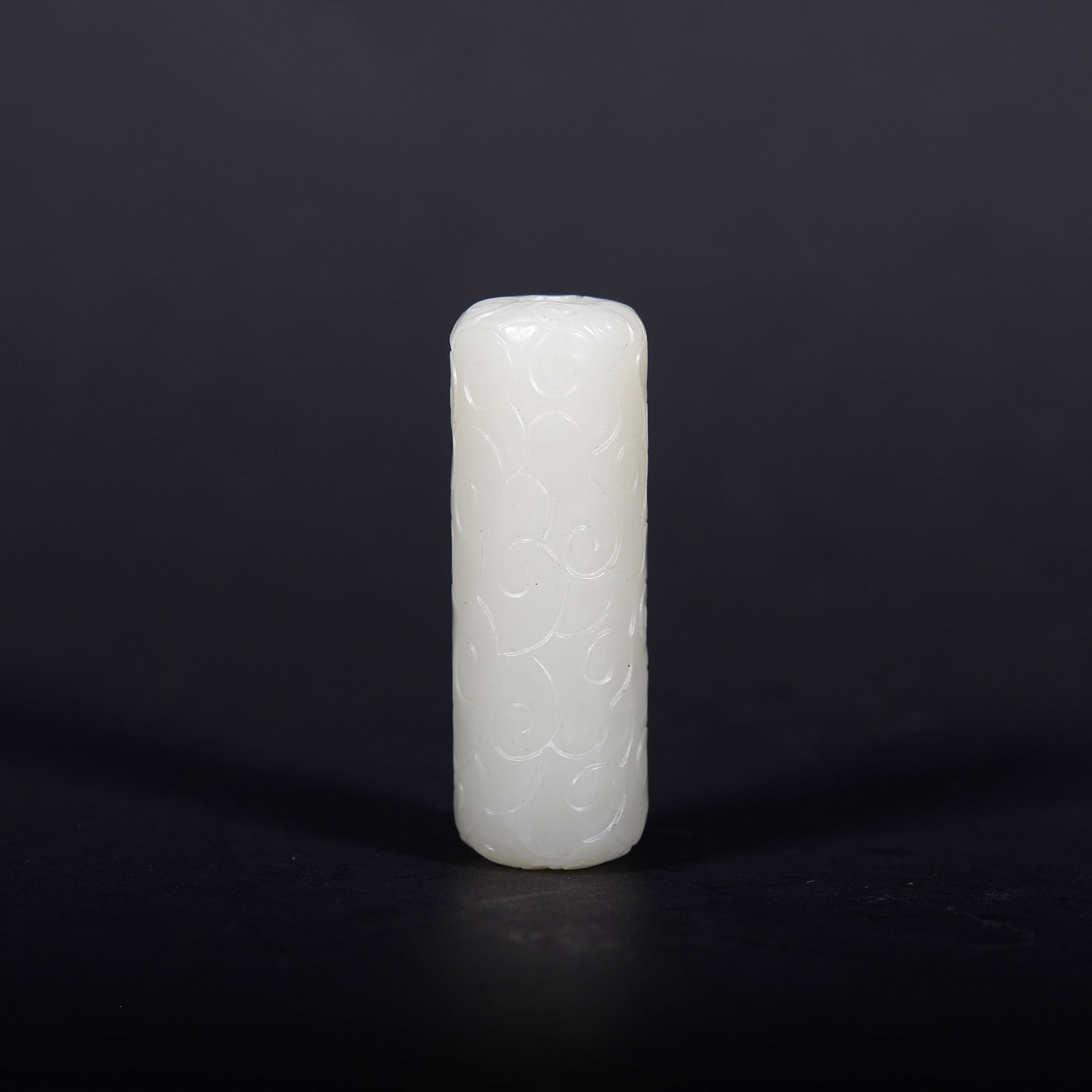 White jade cloud-patterned piece: 5CM