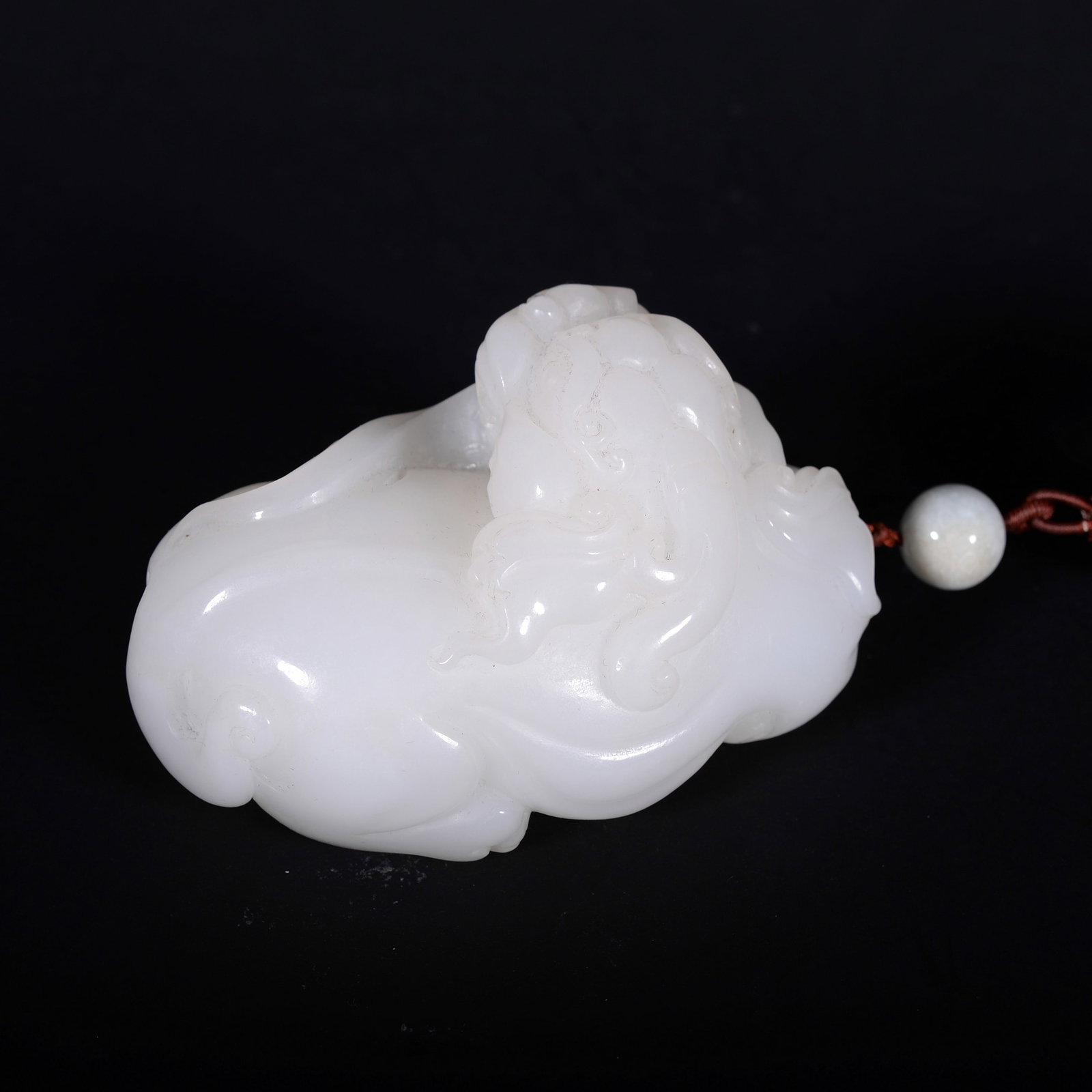 White jade beast-shaped handpiece - 3