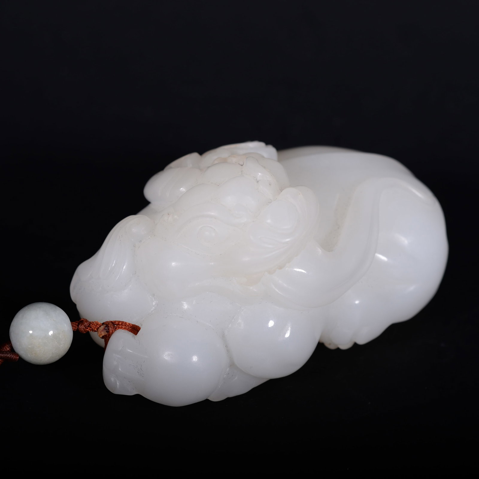 White jade beast-shaped handpiece - 5