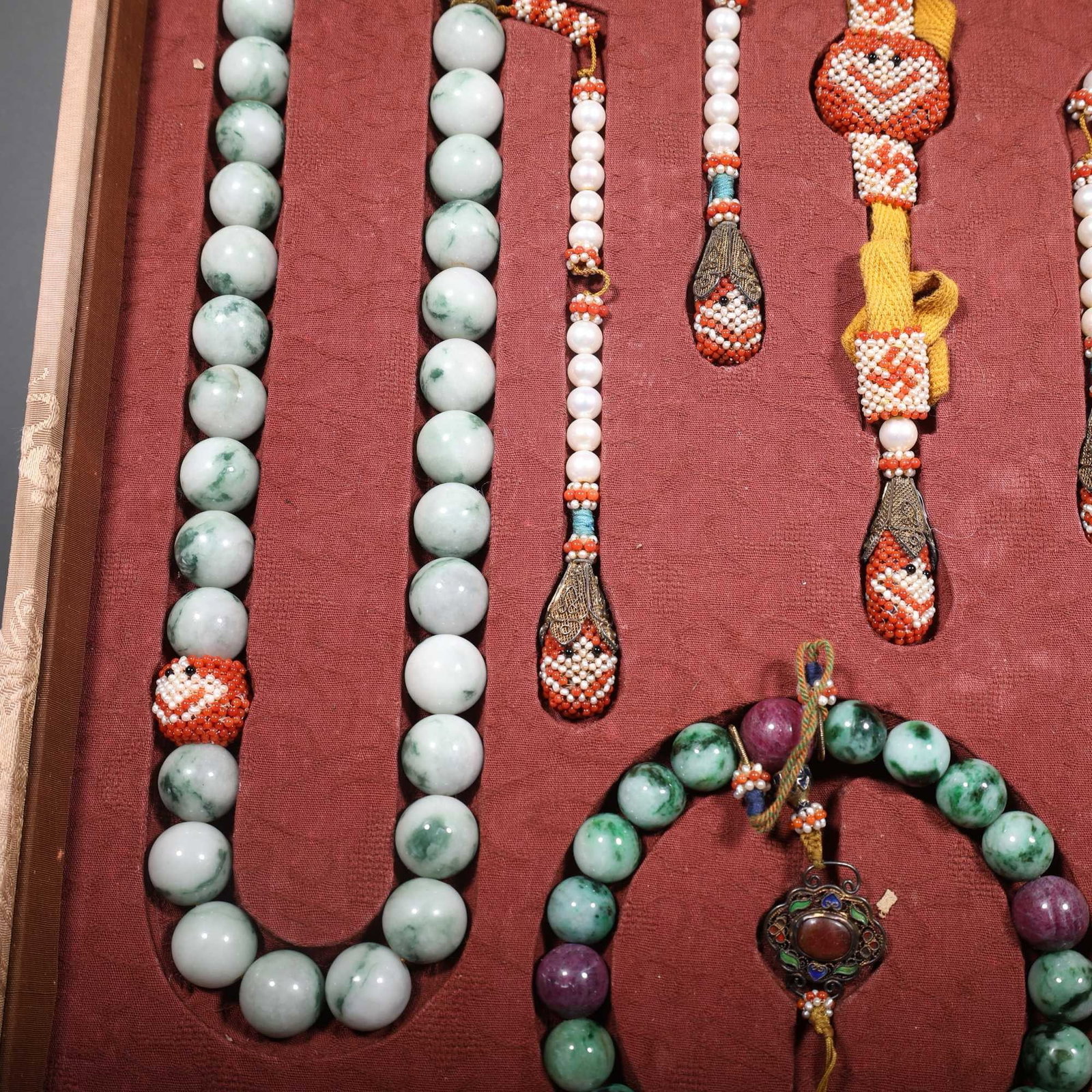 A set of jadeite phoenix pendants - 5