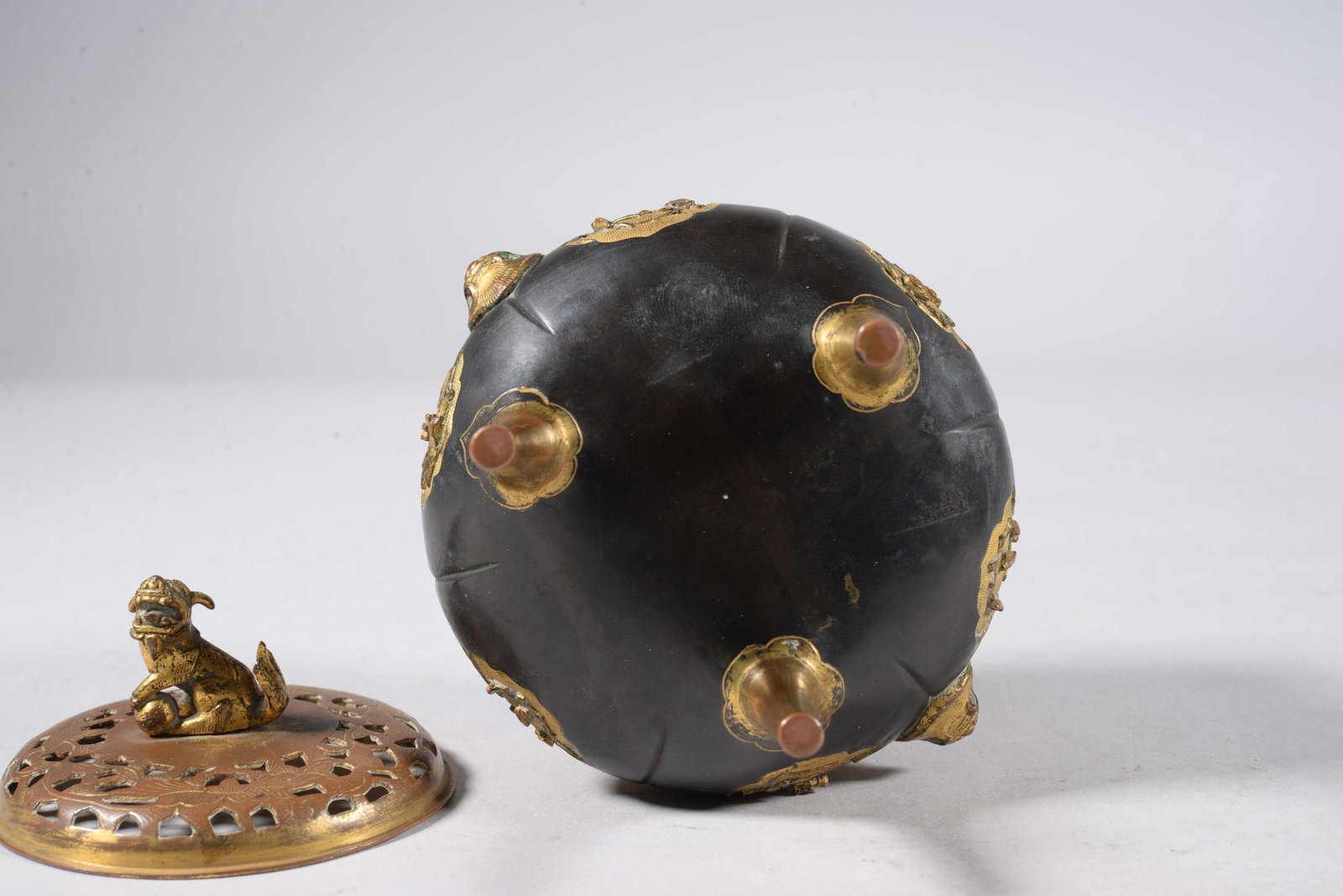 Bronze gilt-bronze flower-and-bird pattern incense burner - 7