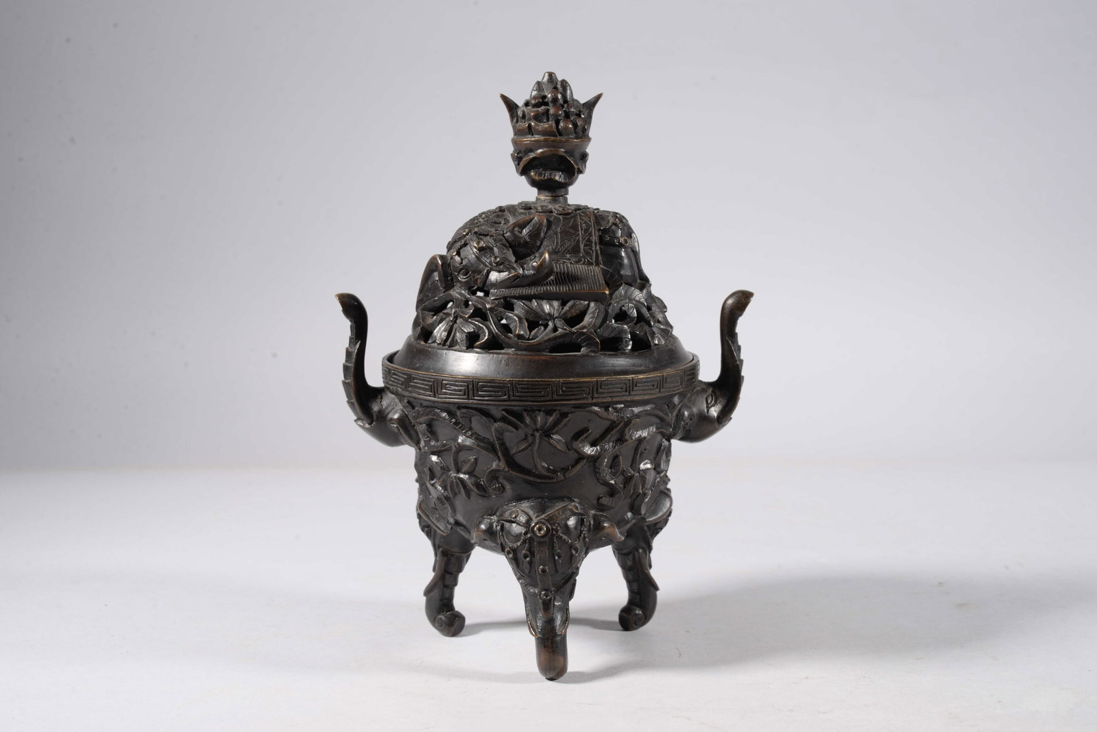 Bronze double-eared vessel: 21cm*15cm