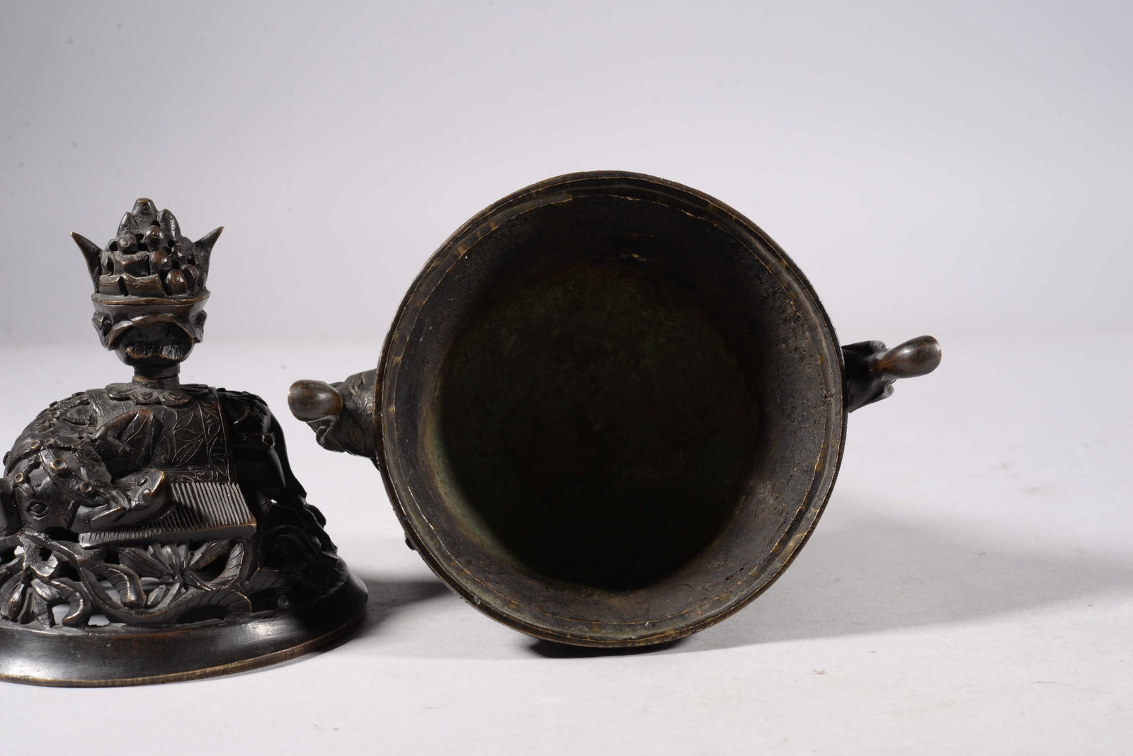 Bronze double-eared vessel - 7