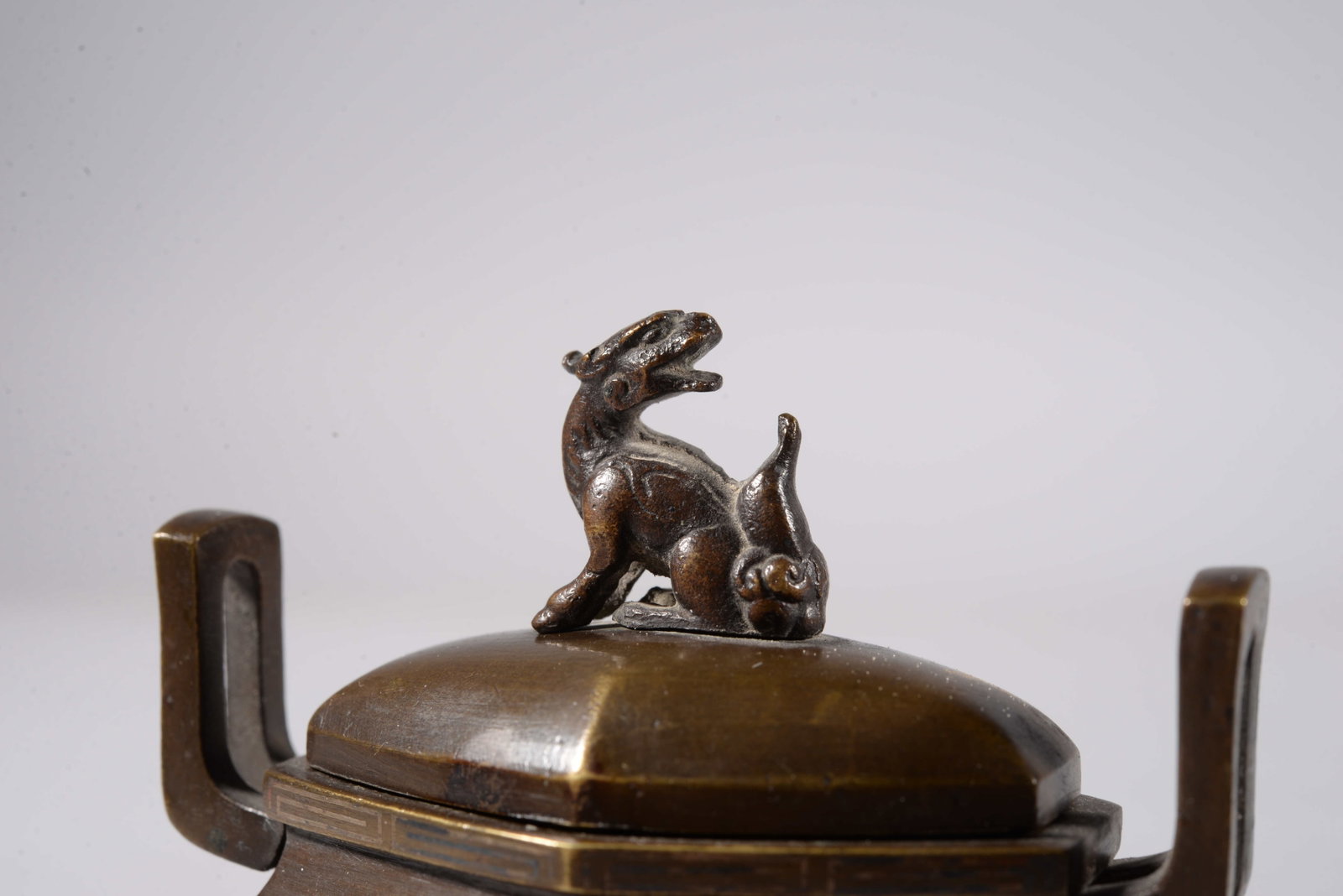 Bronze cauldron - 4