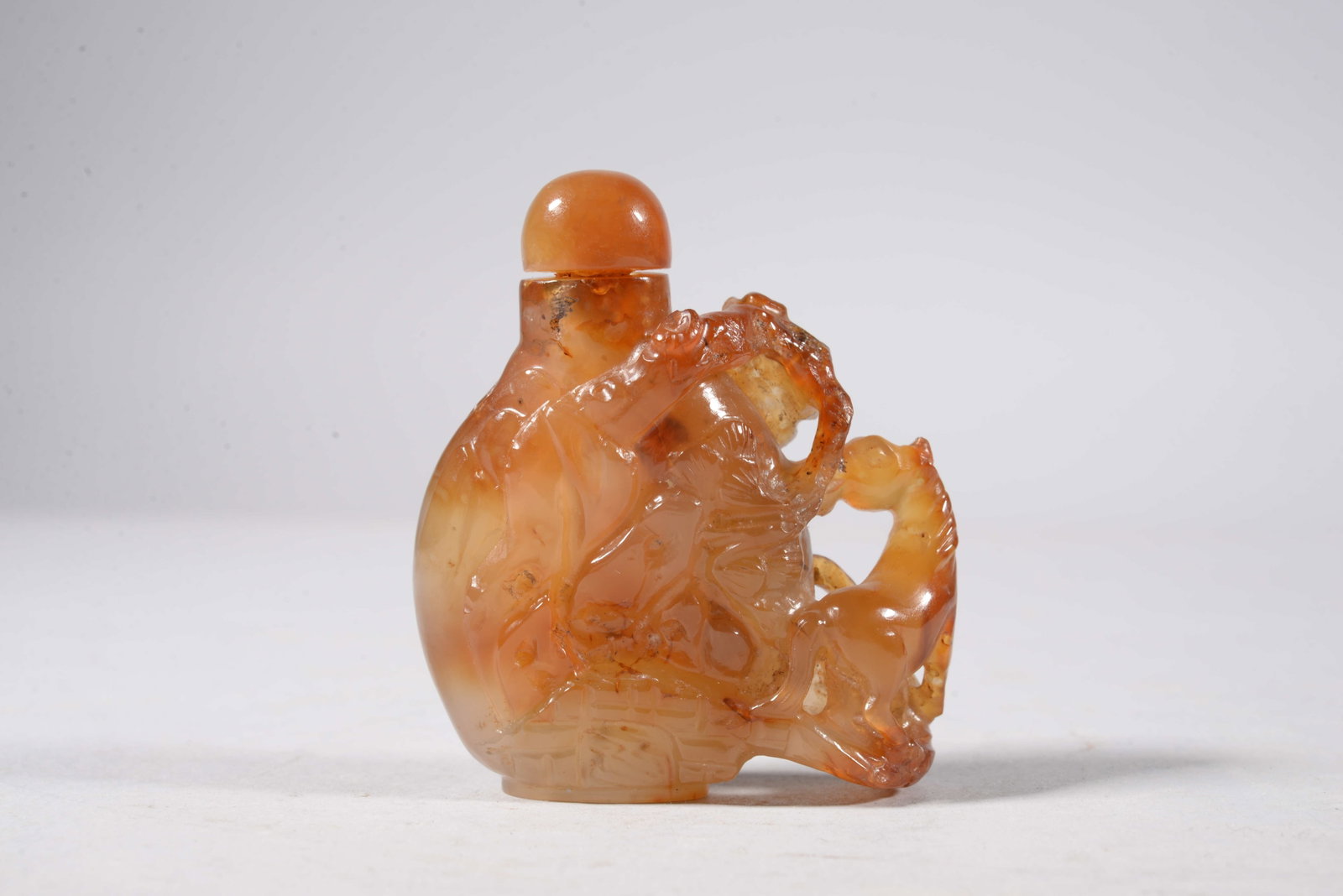 Agate snuff bottle (1 of 8)