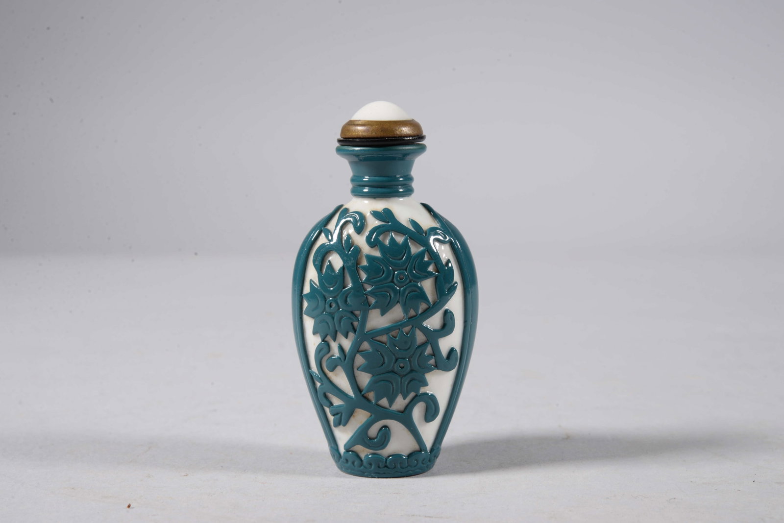 Agate snuff bottle (1 of 6)