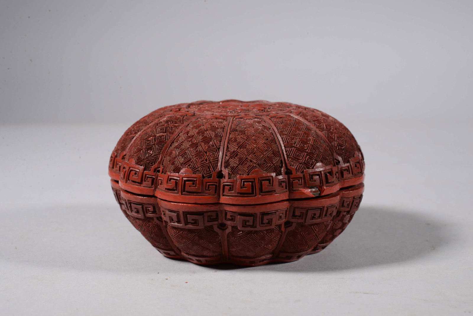 Inlaid Red Cover Box: 5.2cm *9.7cm