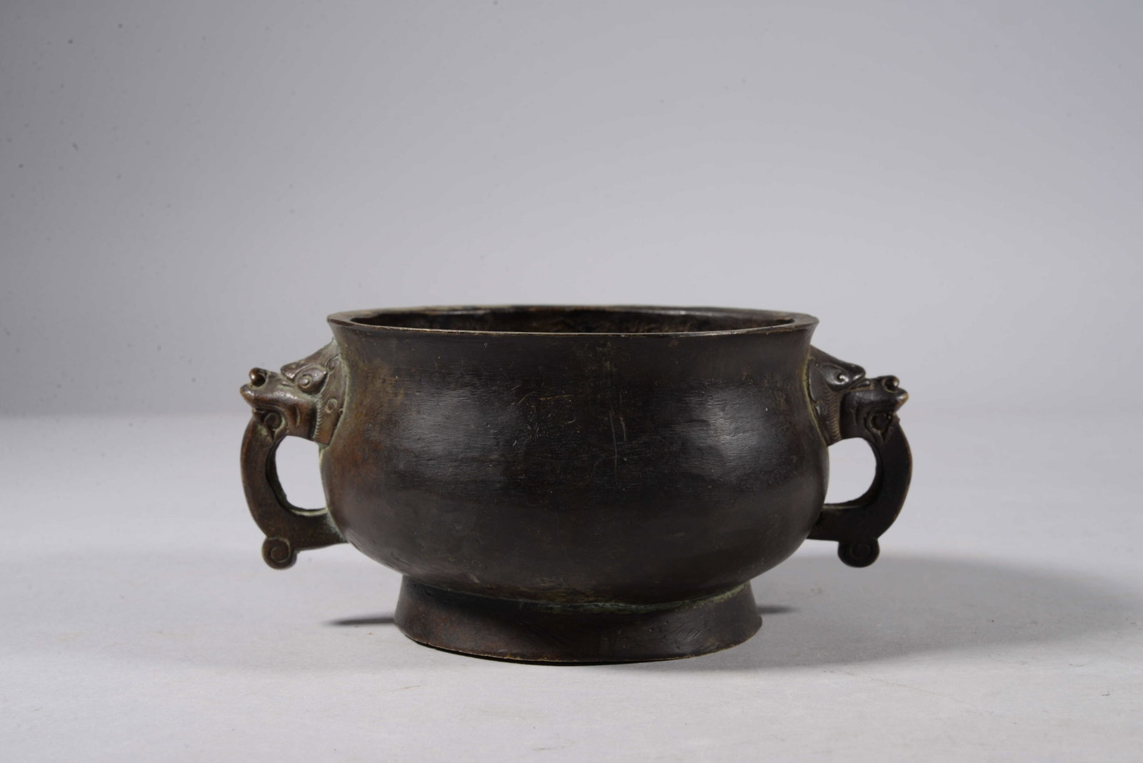 Bronze animal ear vessel: 6.6cm*14cm