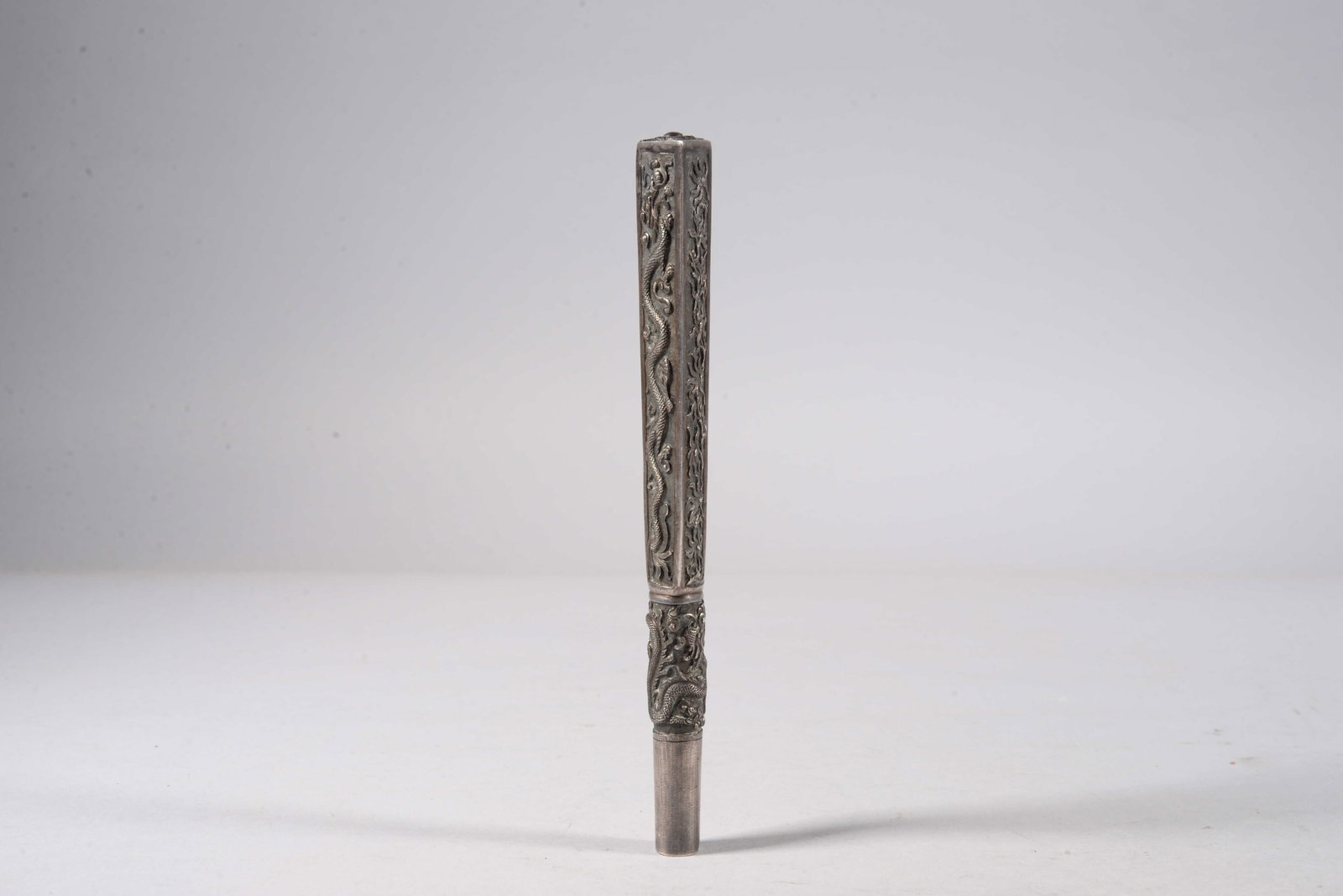 Silver dragon pattern handle: 19cm