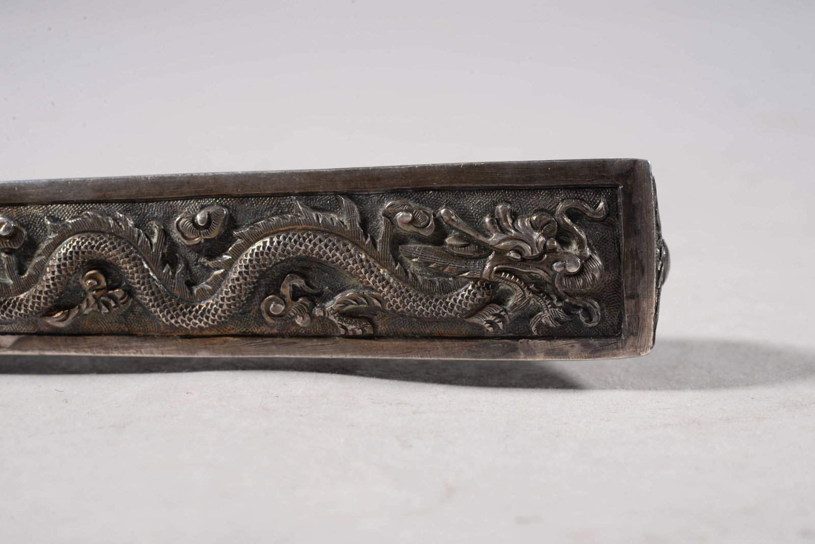 Silver dragon pattern handle - 3