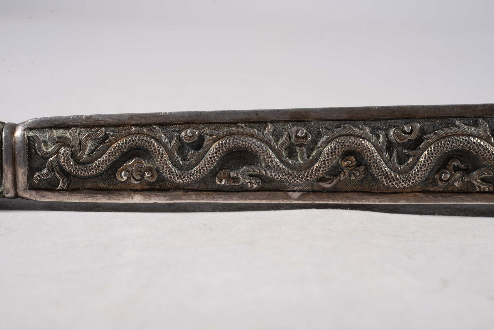 Silver dragon pattern handle - 4
