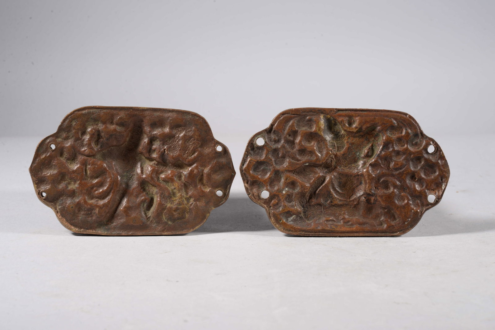 Two copper-gilded figurine plaques - 6