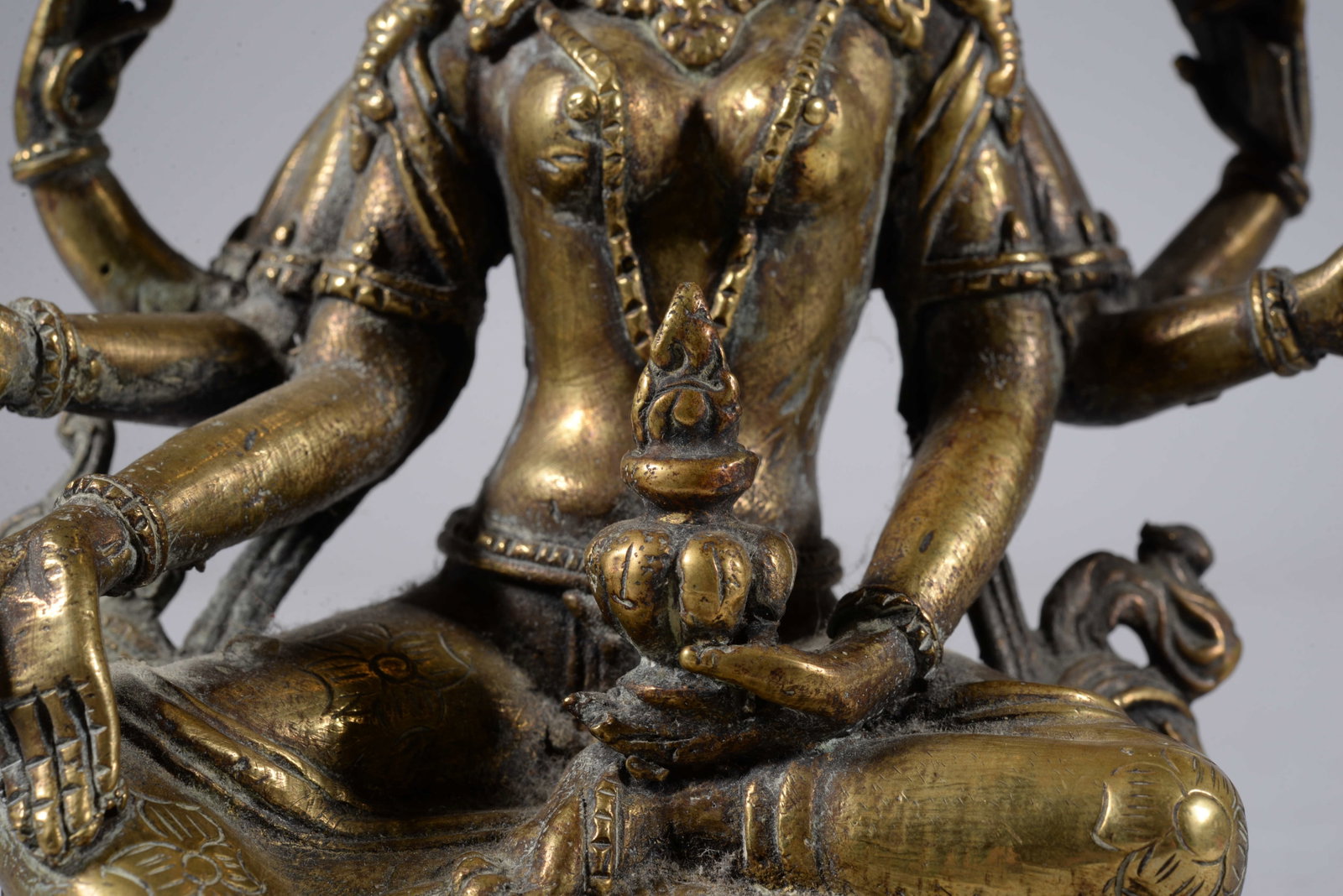 Bronze gilt Buddha statue - 6