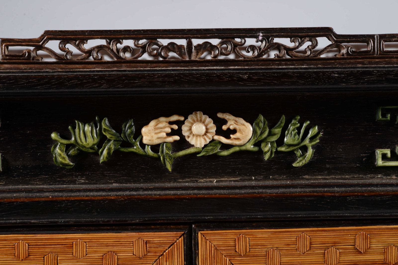 Rosewood dragon-pattern box - 5