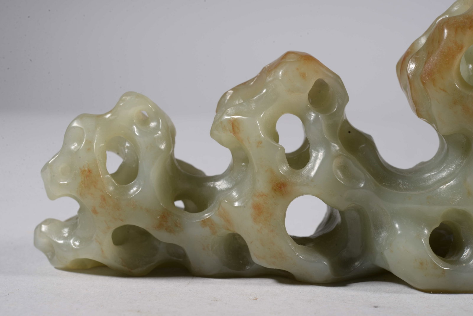 White jade pen holder - 4