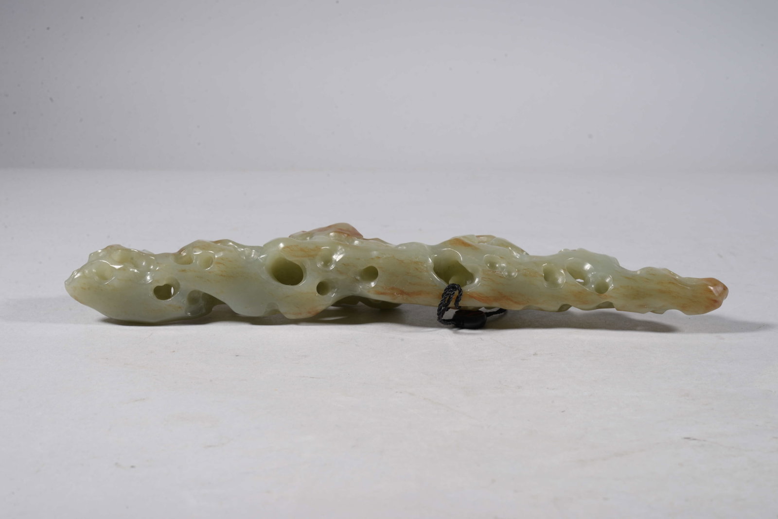 White jade pen holder - 7