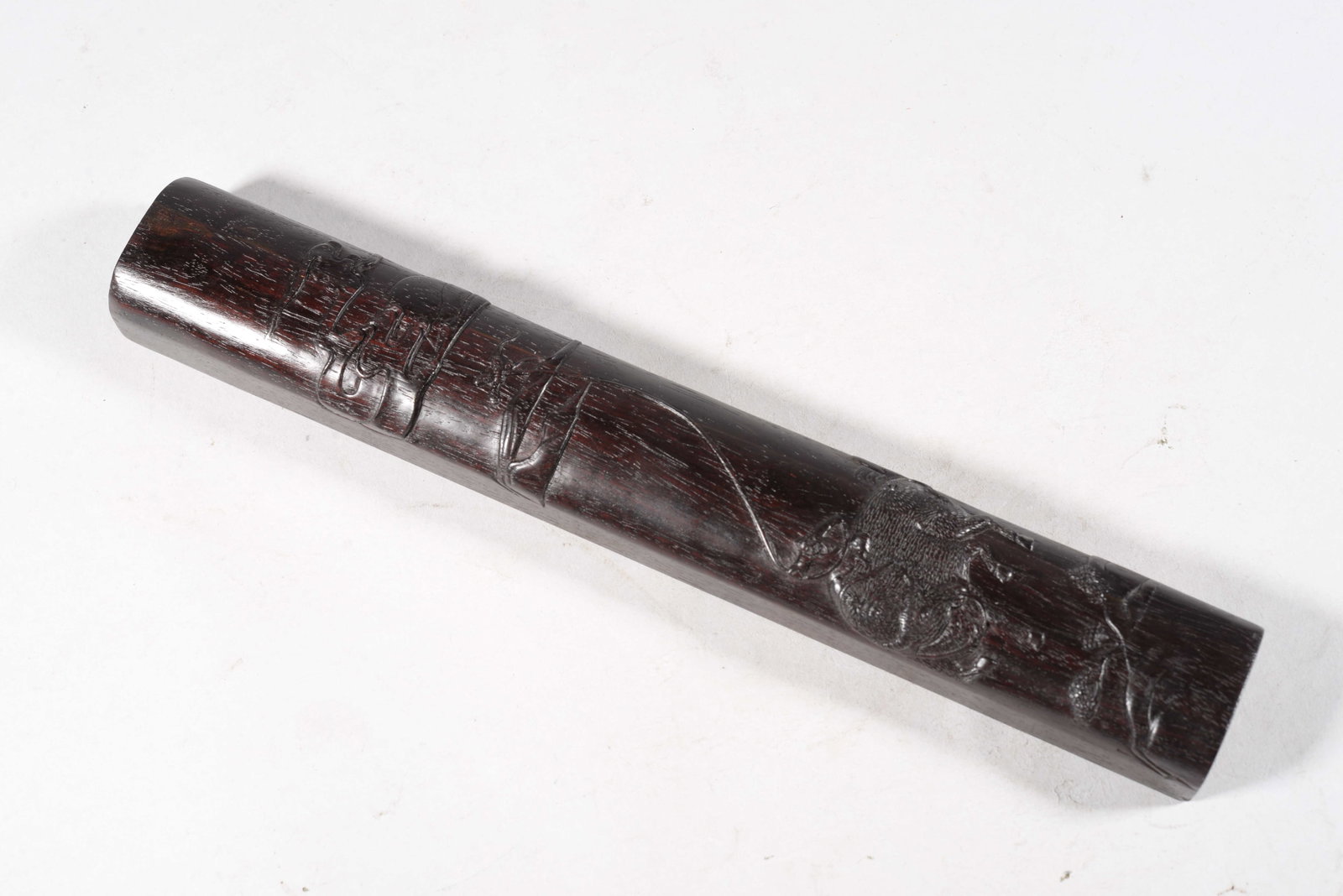 Rosewood paper weight: 2.6cm*26.8cm*3.9cm