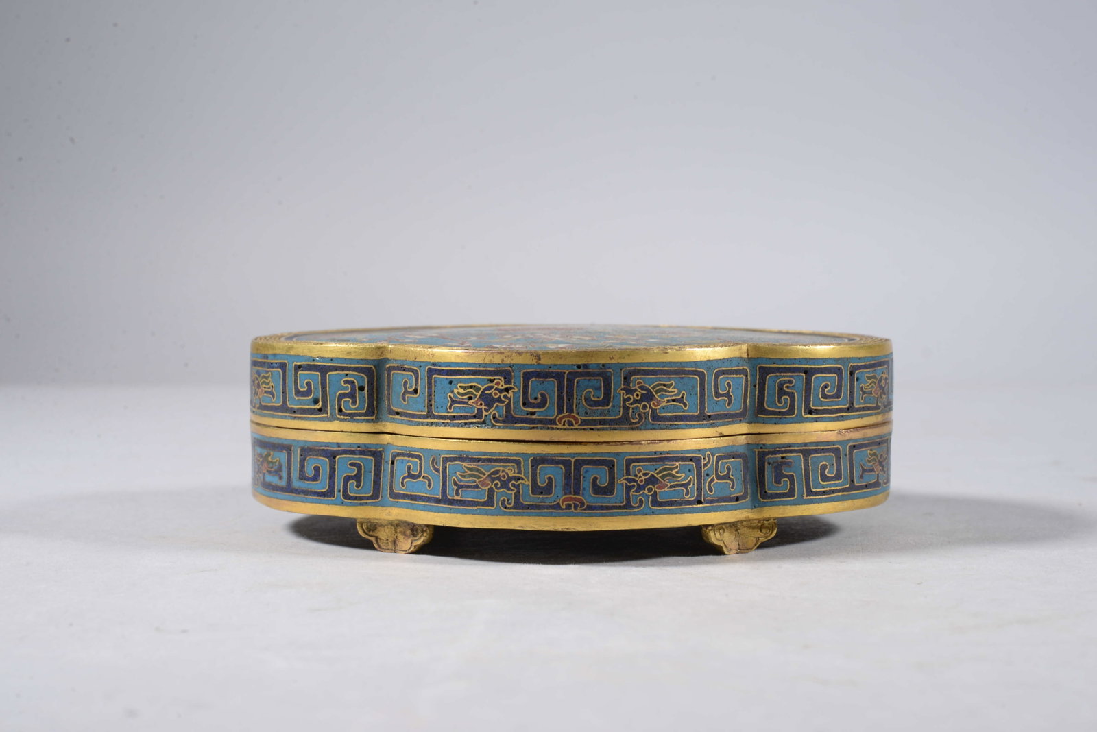 Bronze body with inlaid enamel cover box - 3