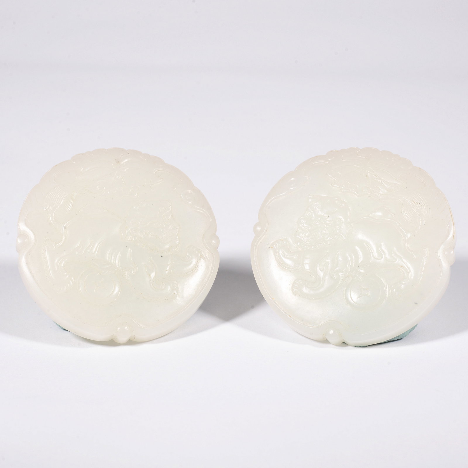 White Jade Lion Playing Card: 5CM