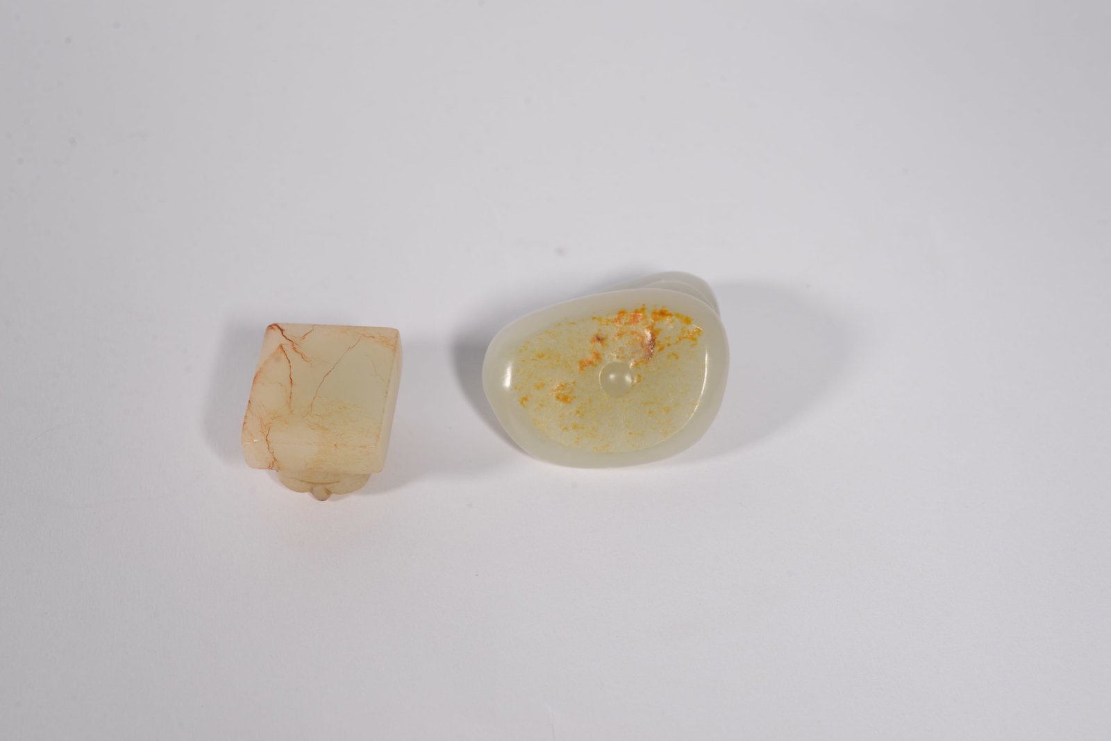 White jade seal - 3