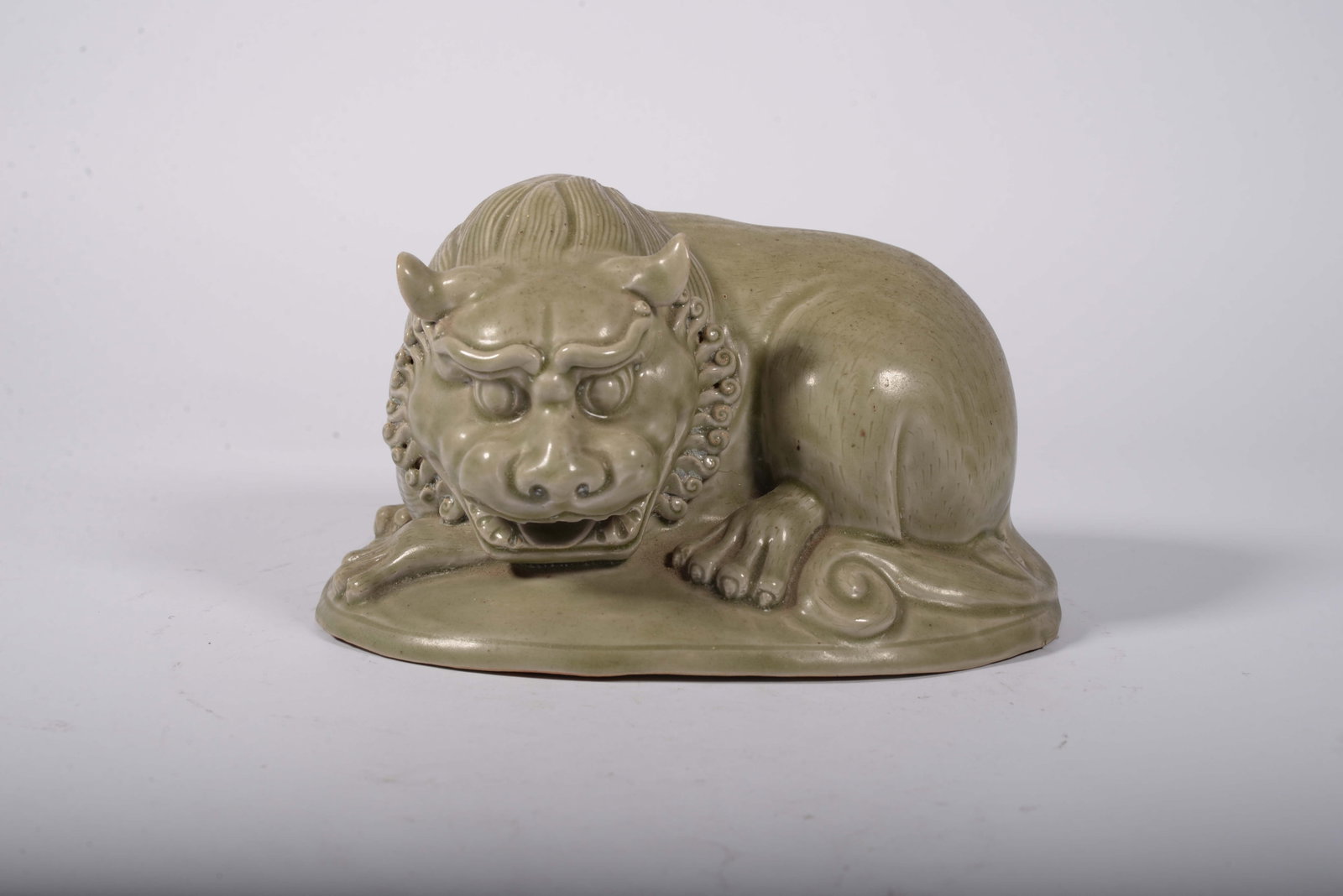 Yue Kiln Lion: 14CM*11CM