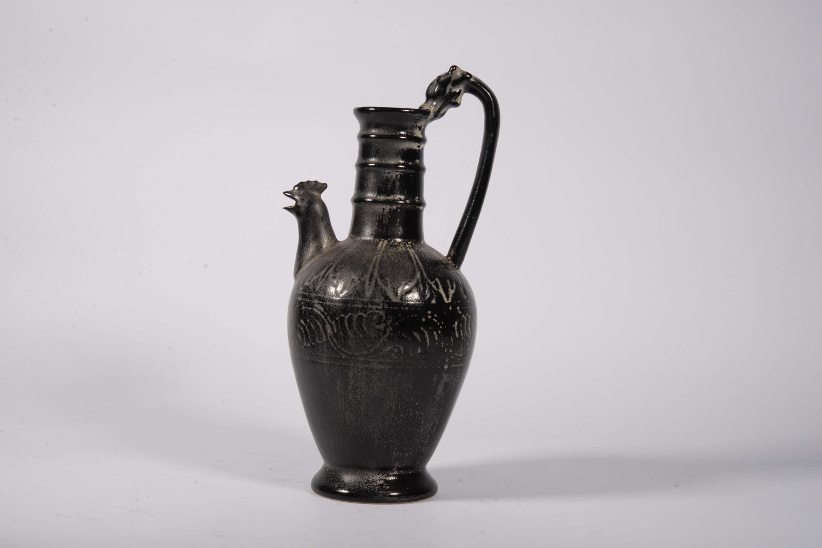 Black-glazed pot: 23CM
