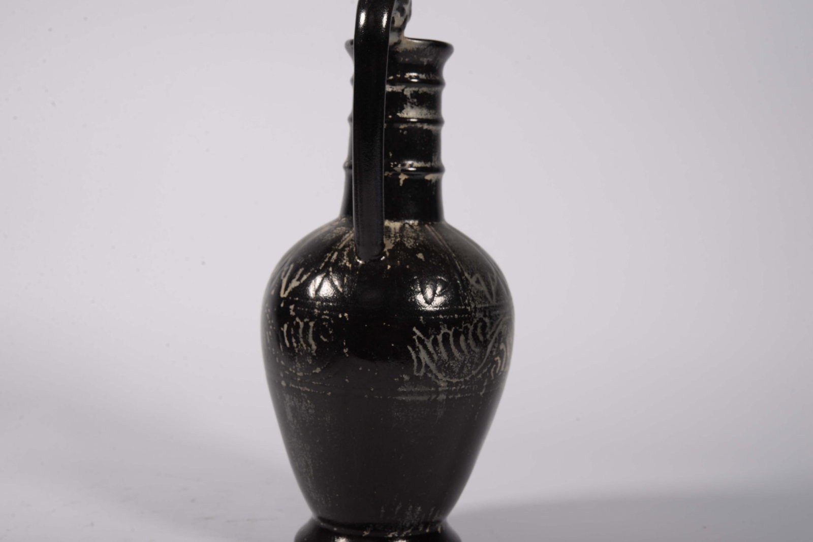Black-glazed pot - 4