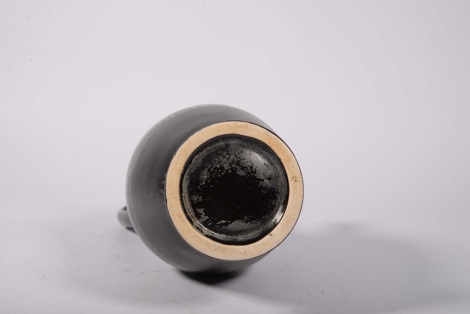 Black-glazed pot - 6