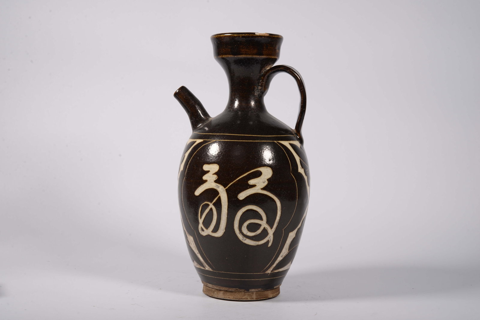 Black-glazed pot: 29CM