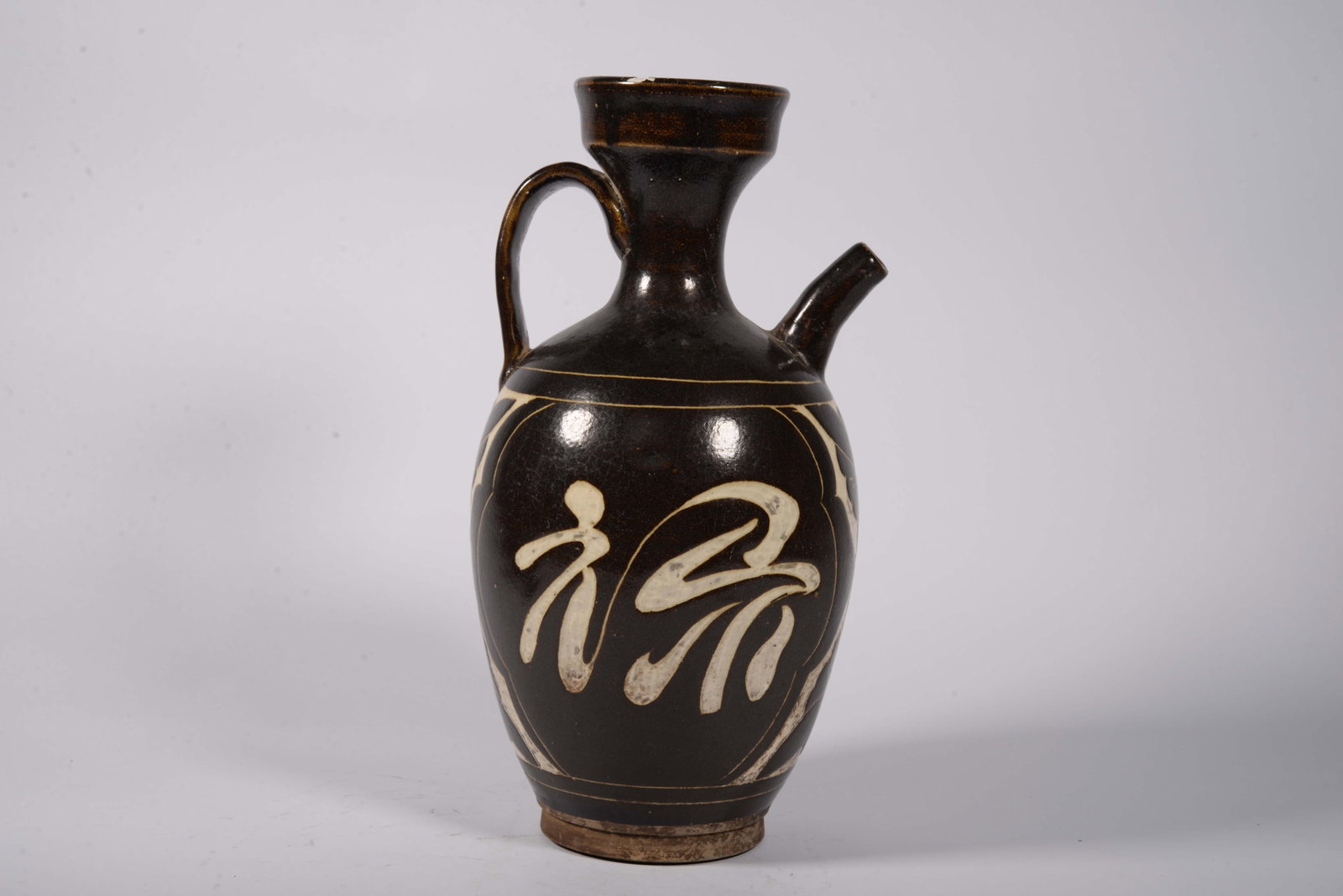 Black-glazed pot - 3