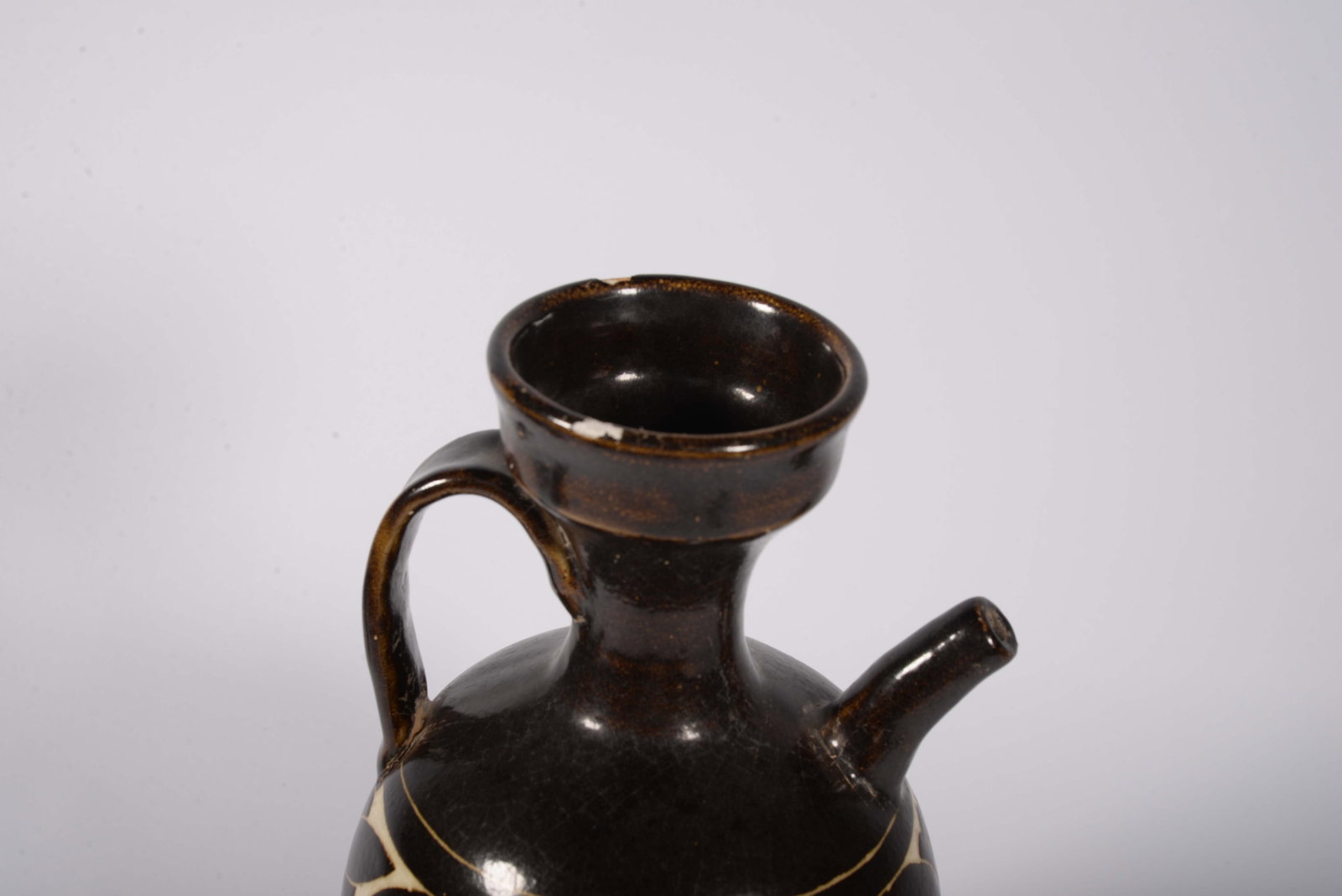 Black-glazed pot - 4