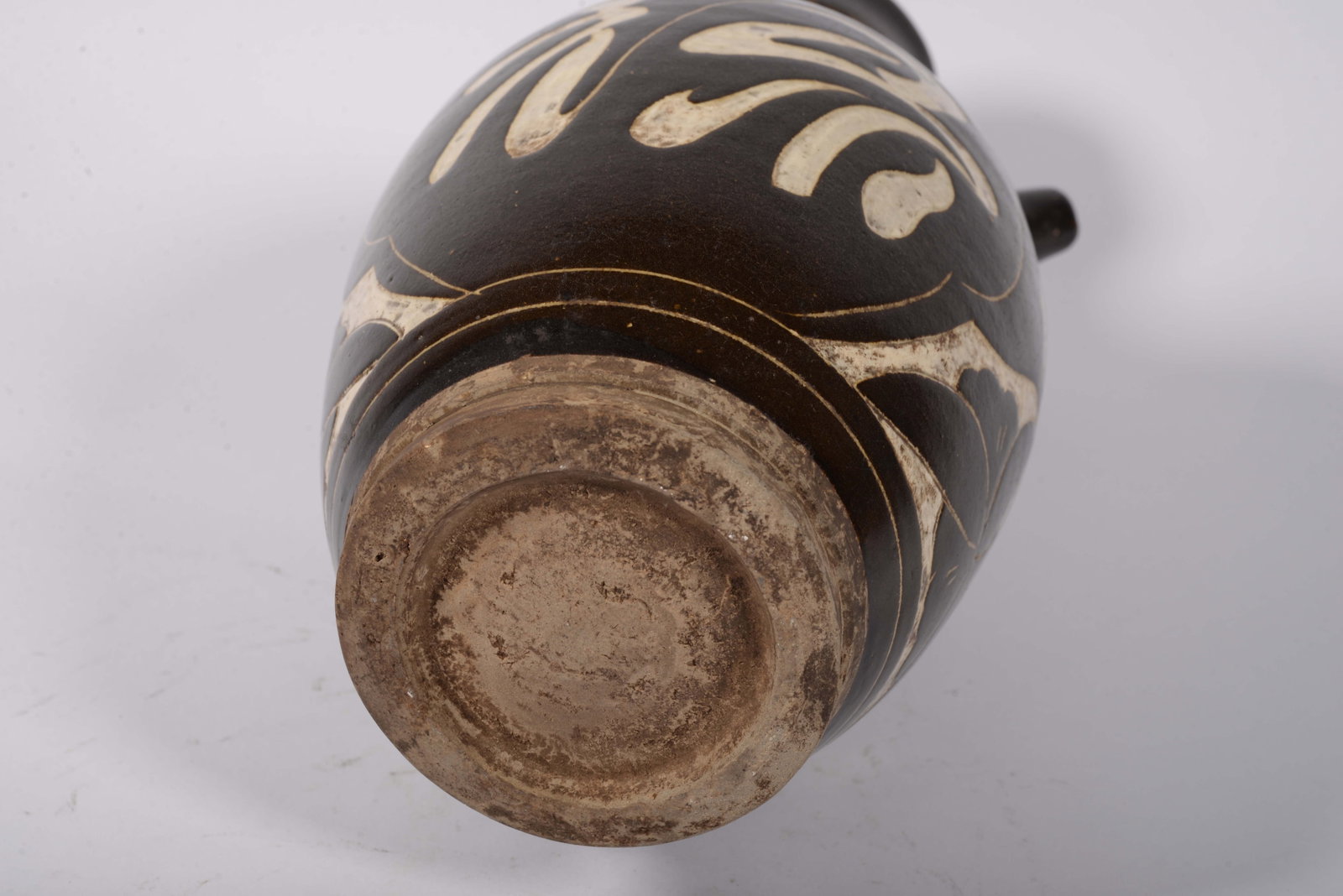 Black-glazed pot - 5