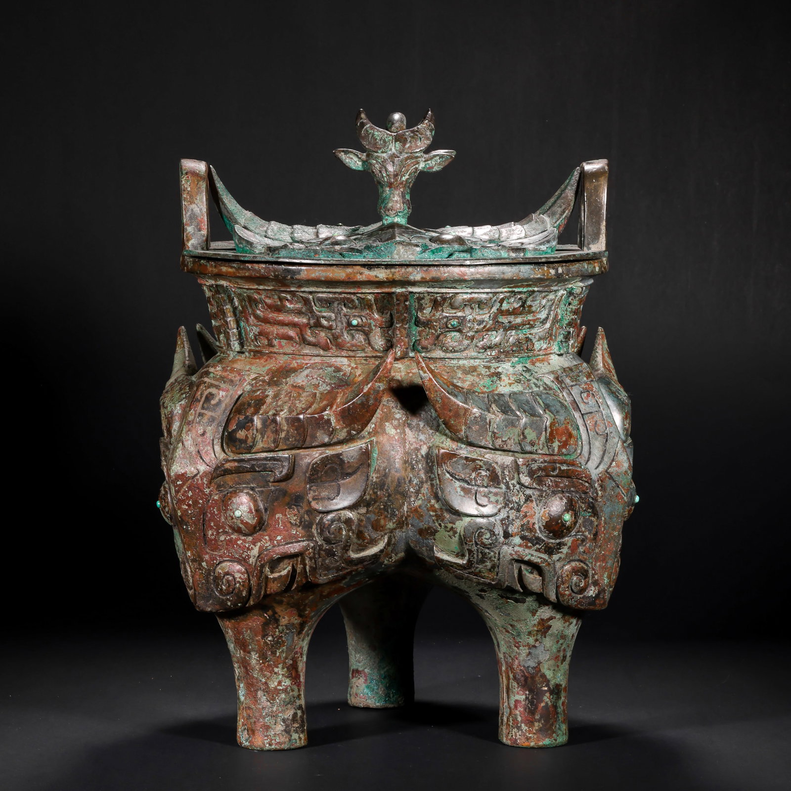 SHANG DYNASTY BRONZE ANIMAL FACE PATTERN  (1 of 13)