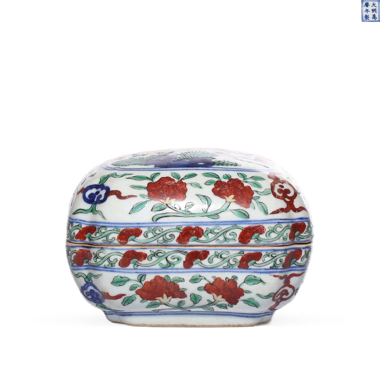 MING WANLI FIVE-COLOR FIGURE PATTERN SQUARE HORN LID BOX: H:10cm W:14cm