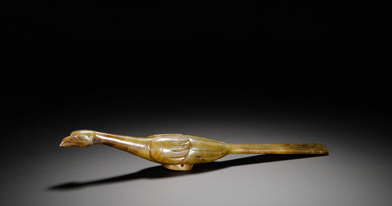 HAN DYNASTY HETIAN JADE PHOENIX BIRD-SHAPED PENDANT (1 of 9)