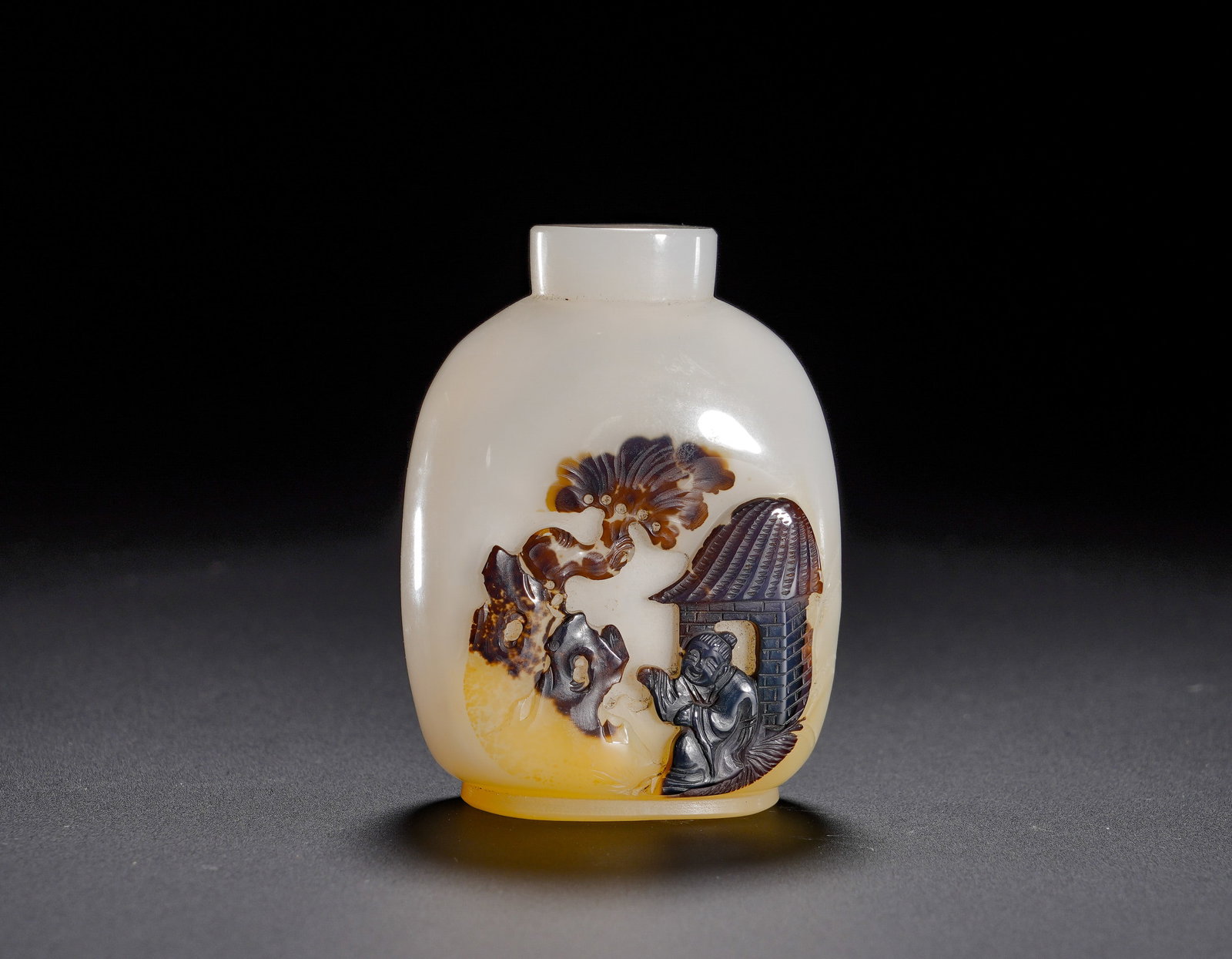 QING DYNASTY AGATE SNUFF POT