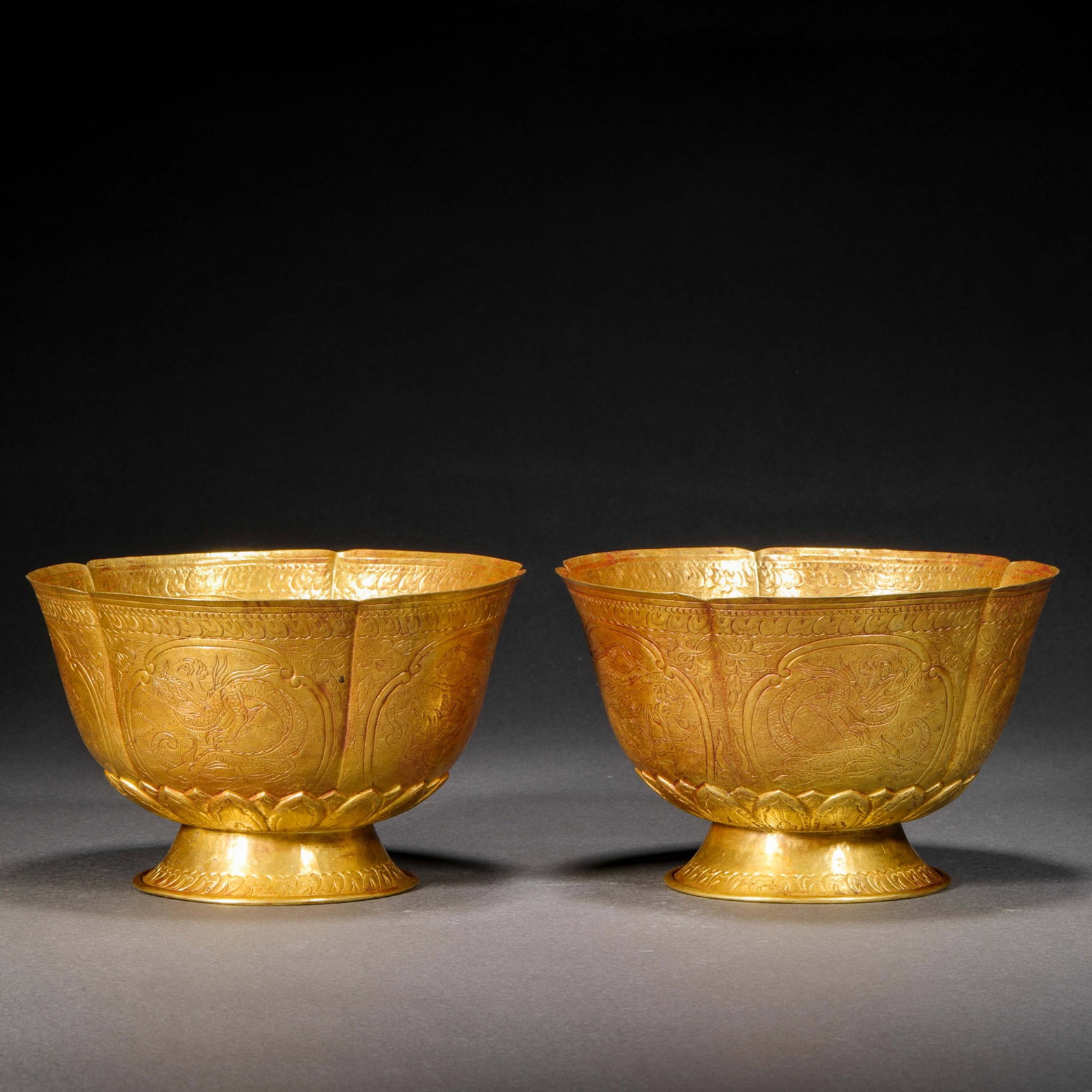 GOLD PHOENIX-PATTERNED BOWLS BEFORE THE MING DYNASTY: H7.5cm W12cm Weight282g