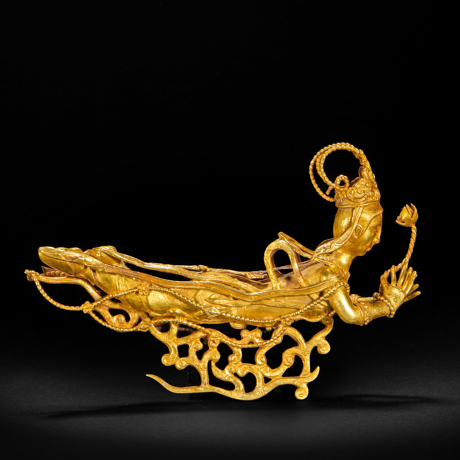 GOLD FLYING APSARAS BEFORE THE MING DYNASTY: H13cm W9cm Weight128g