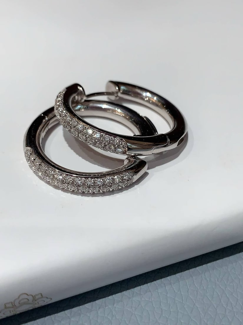 EO PIZZO VINTAGE PLAIN RING EARRINGS IN 18K PLATINUM: Weight: 15.5g, ring diameter: 27.5mm, thickness: 4mm