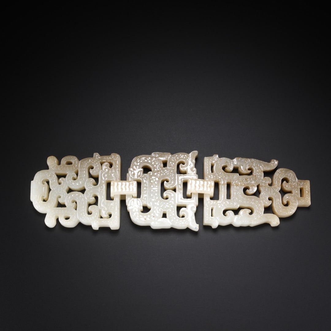 HAN HETIAN JADE PIERCED LIVING RING PENDANT: Long: 15cm(5.91in), Width: 4.2cm(1.65in), Thick: 0.7cm(0.28in), Weight: 85g (0.187lb)Carved from Hetian white jade with mild texture and ancient patina. Composed of three segments connected by