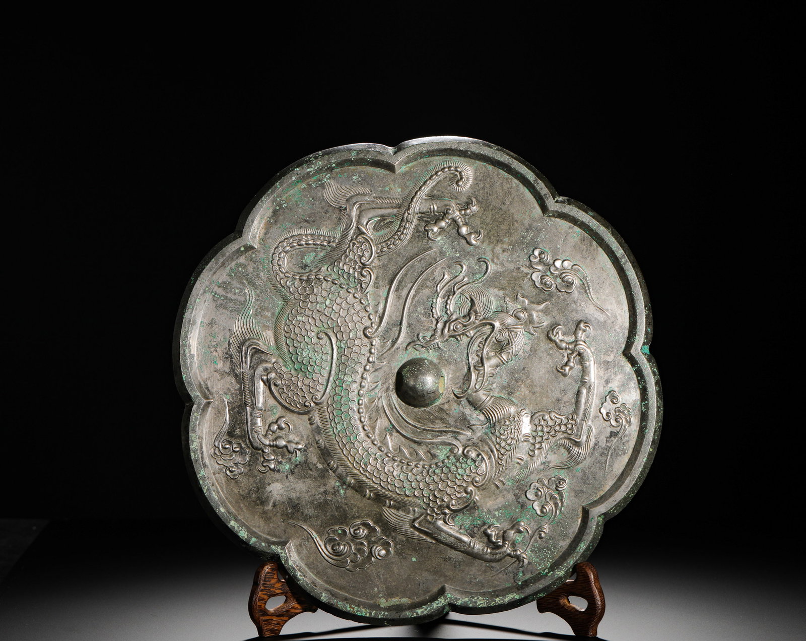 BRONZE MIRROR WITH A SINGLE DRAGON PLAYING WITH A PEARL IN THE SHAPE OF A RHOMBUS-SHAPED FLOWER (1 of 11)
