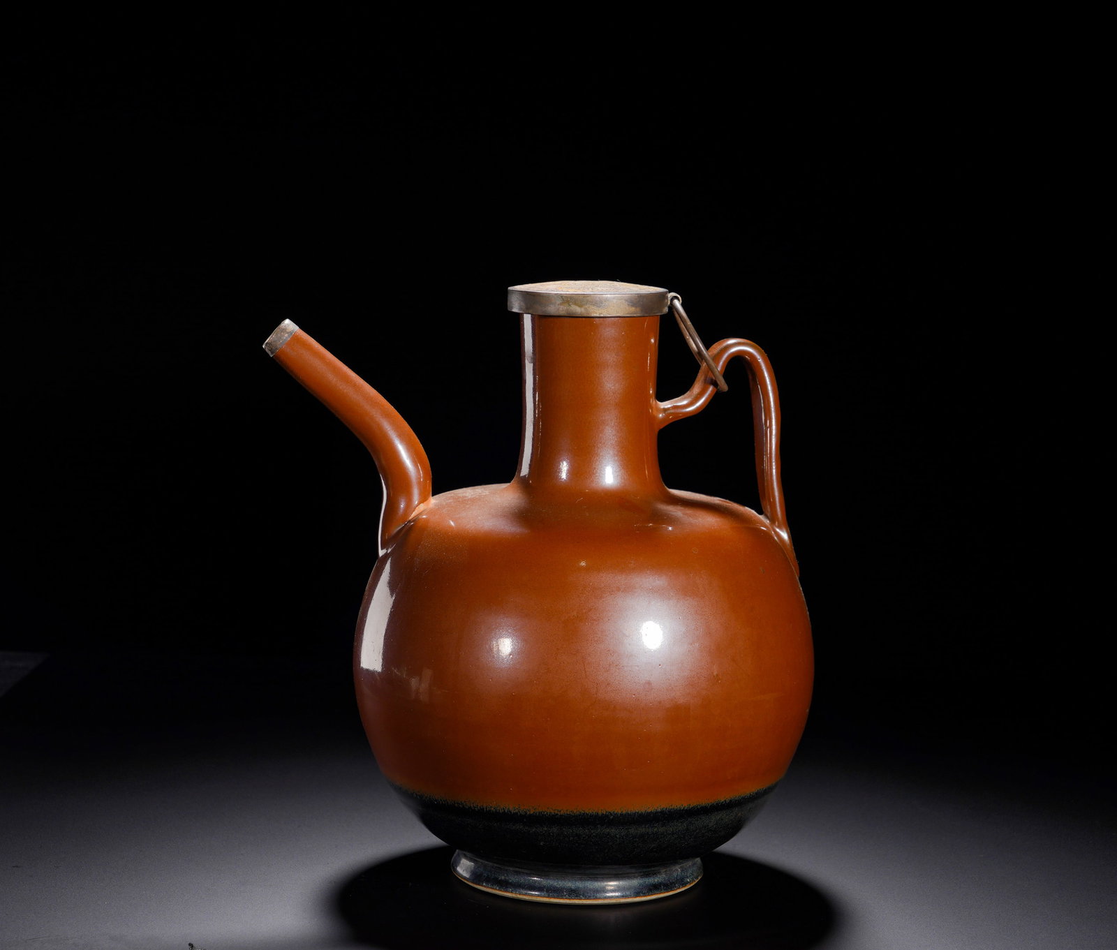 SONG DYNASTY PURPLE GOLD GLAZE EWER: Height: 25cm(9.84in), Width: 22cm(8.66in), Weight: 1440g (3.175lb)This is a purple-gold glazed ewer. Its whole body is covered with warm reddish-brown purple-gold glaze, which transitions into dark br