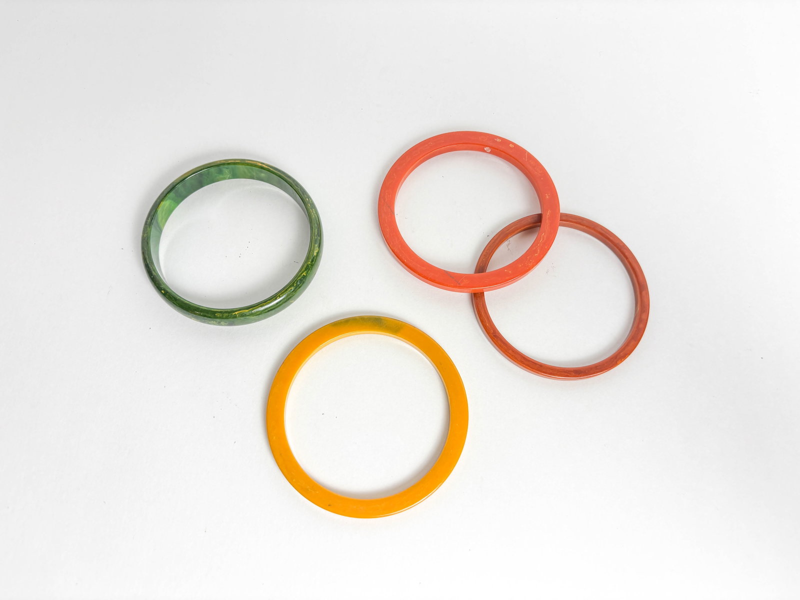 4 Vintage Bakelite Bangles - 2