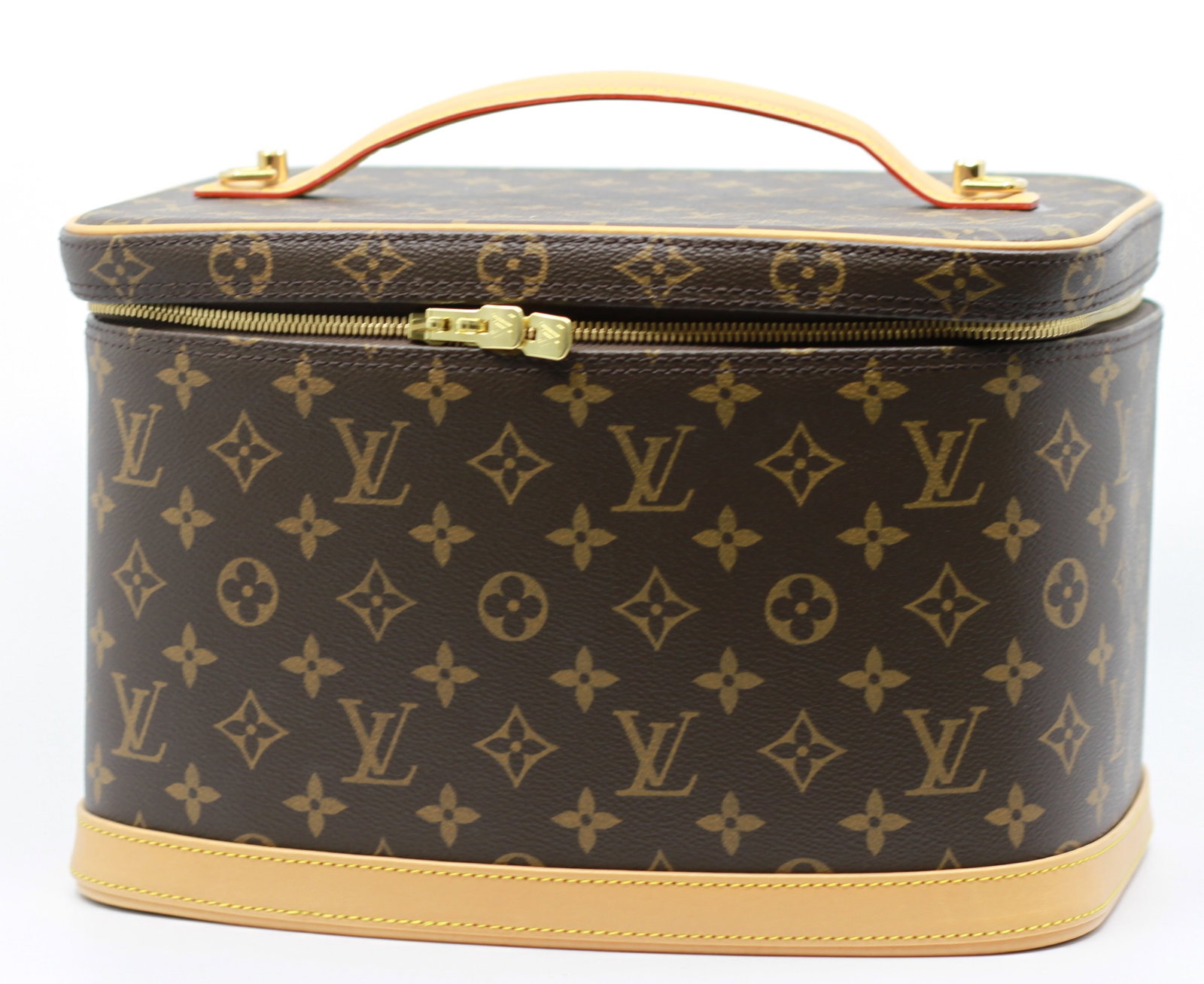 Louis Vuitton Monogram Canvas Nice Beauty Case with Lock & Keys: Elegant Louis Vuitton Nice beauty/travel case crafted in the iconic Monogram coated canvas with natural Vachetta leather trim and polished gold-tone hardware. The case features a double-zip closure, l