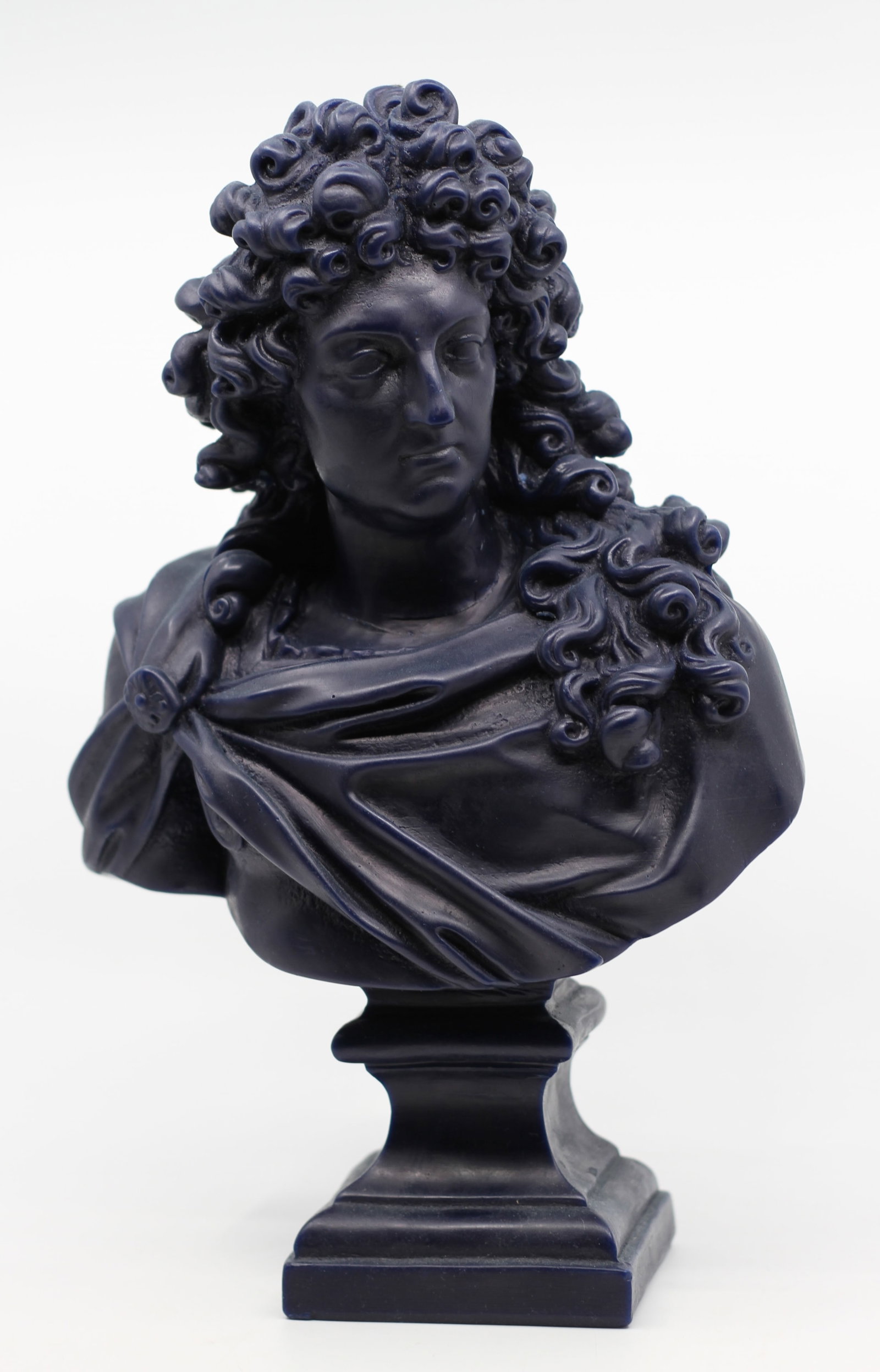 Cire Trudon "Louis XIV" Sculptural Bust Candle in Navy Blue Wax (1 of 7)