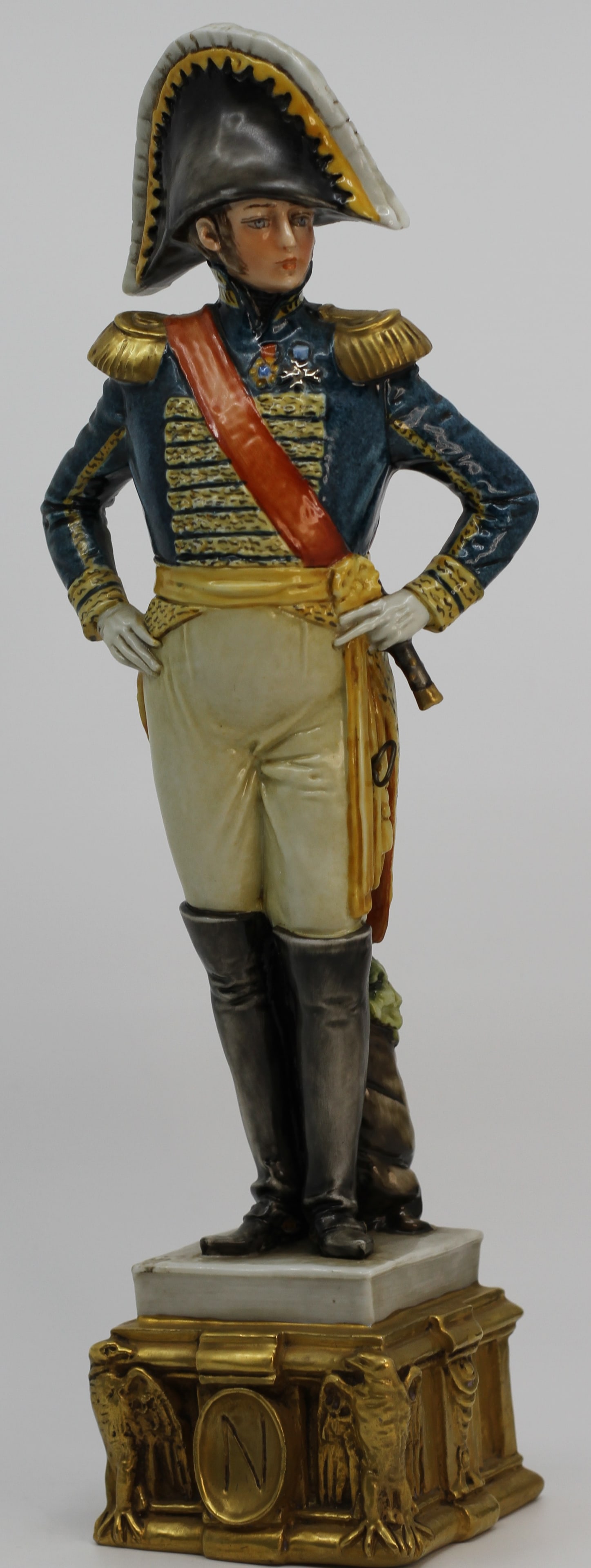 Capodimonte Kings Napoleon Military Officer Porcelain Figurine (1 of 3)