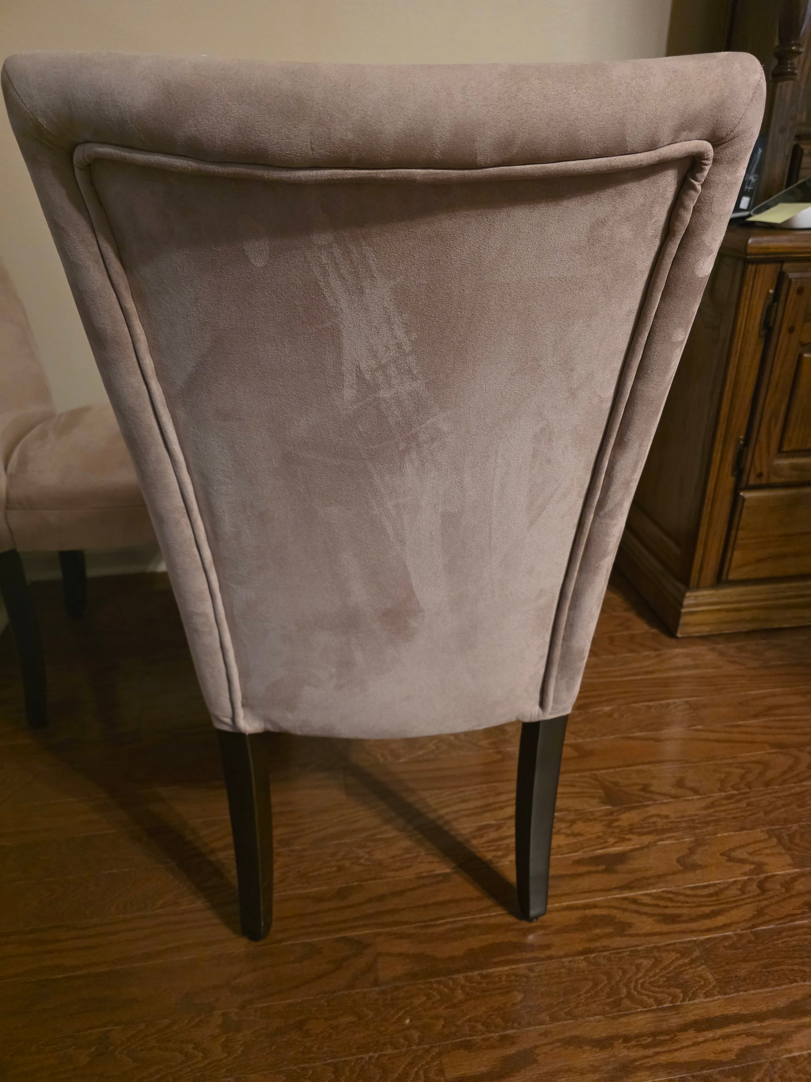 2 velour sitting chairs - 2