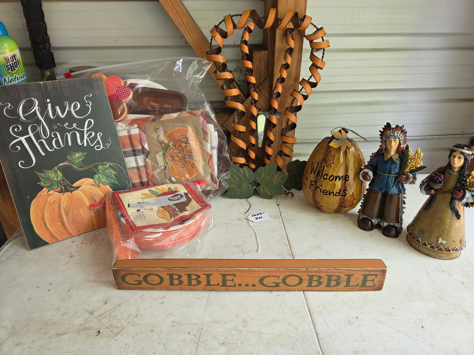 Thanksgiving/Halloween Decor (1 of 2)