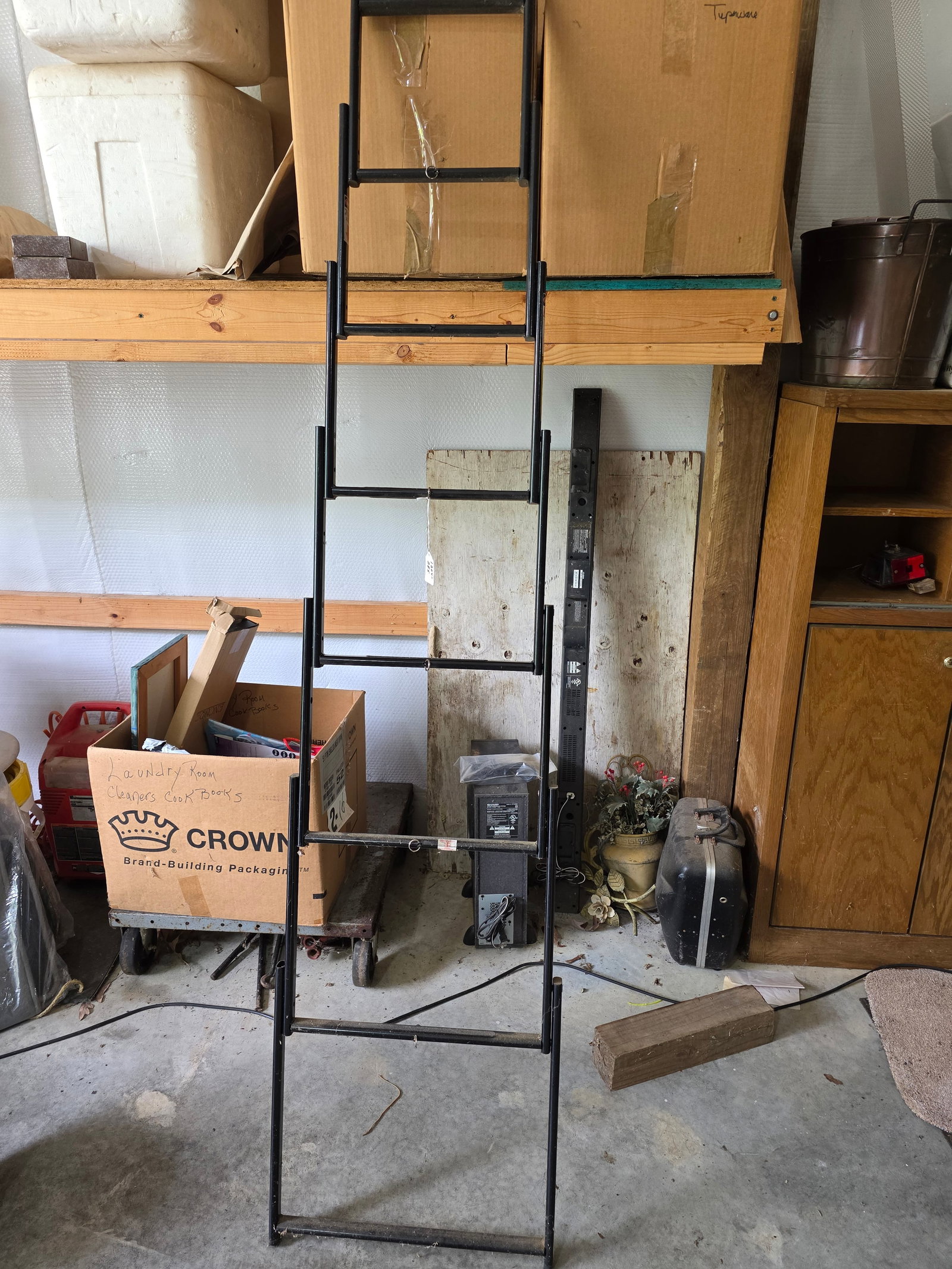 Lightweight folding ladder - 2