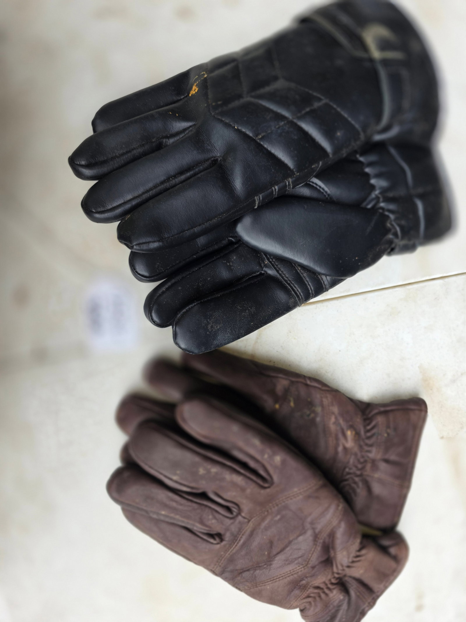 pair of Lined Winter Gloves: used but very warm and comfy gloves for the winter